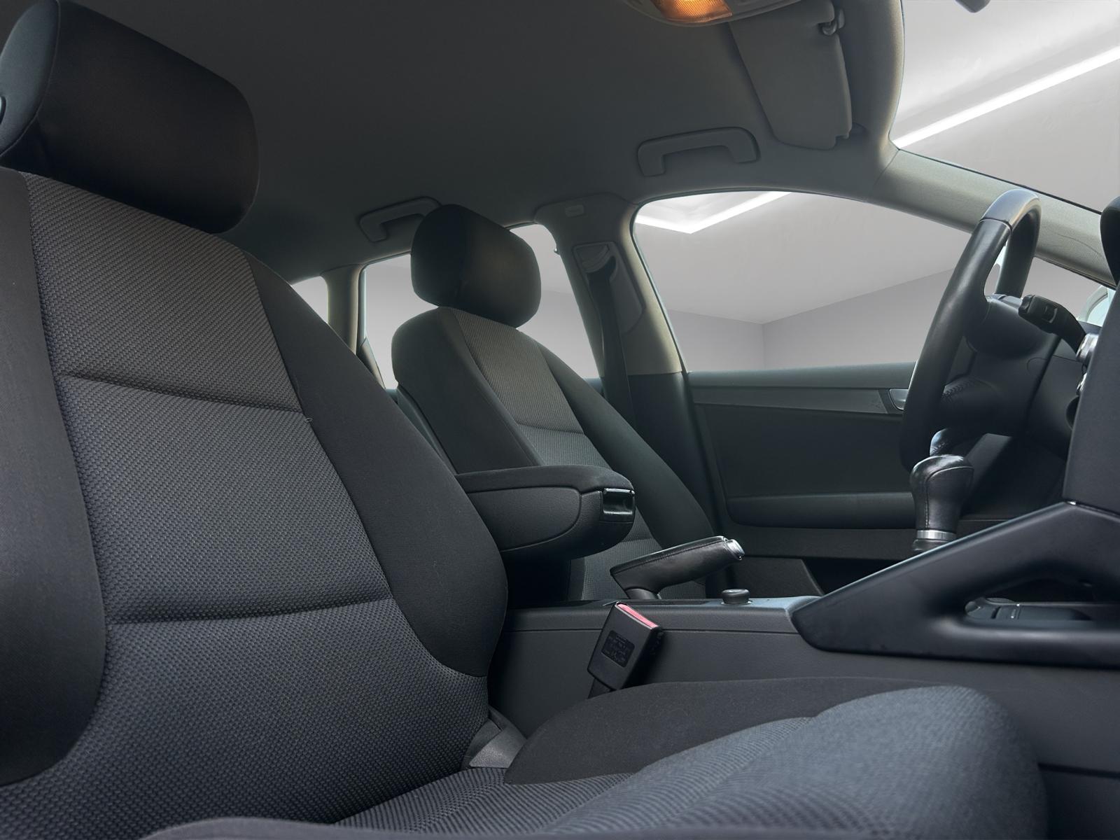 AUDI A3 Sportback 1.4 TFSI Attraction-image-21