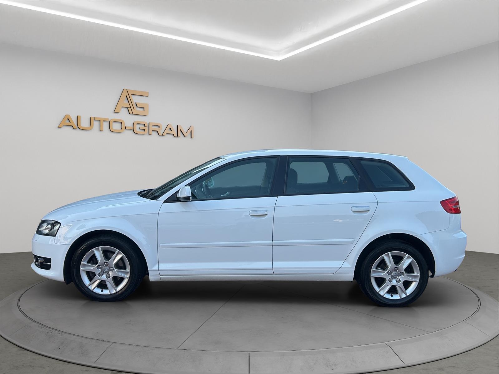 AUDI A3 Sportback 1.4 TFSI Attraction-showroom-element-1