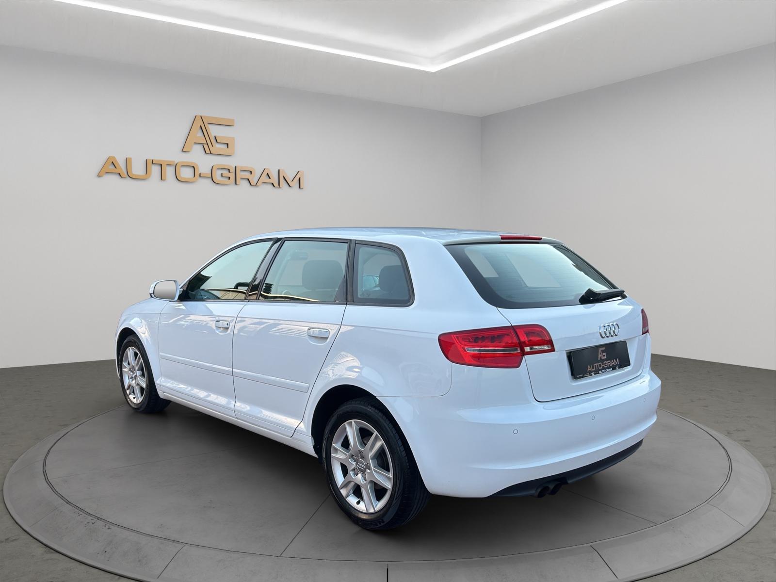 AUDI A3 Sportback 1.4 TFSI Attraction-showroom-element-2