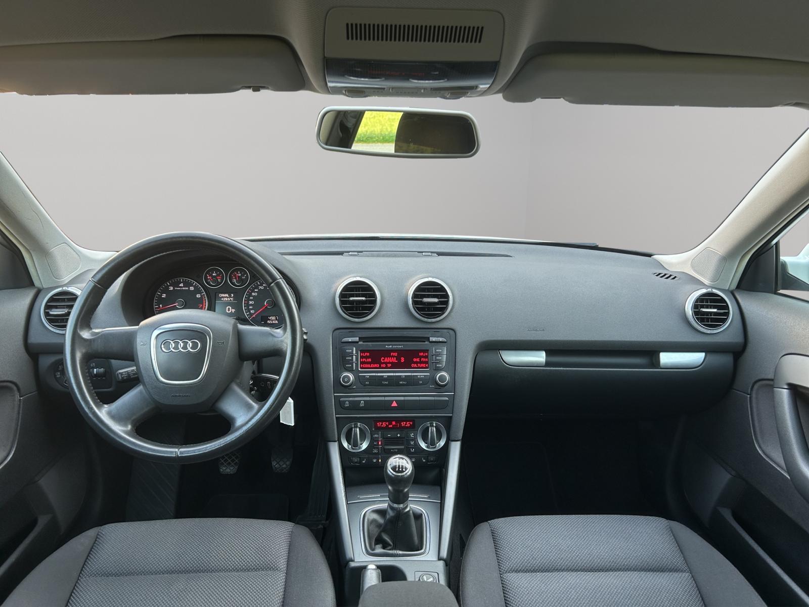 AUDI A3 Sportback 1.4 TFSI Attraction-image-13