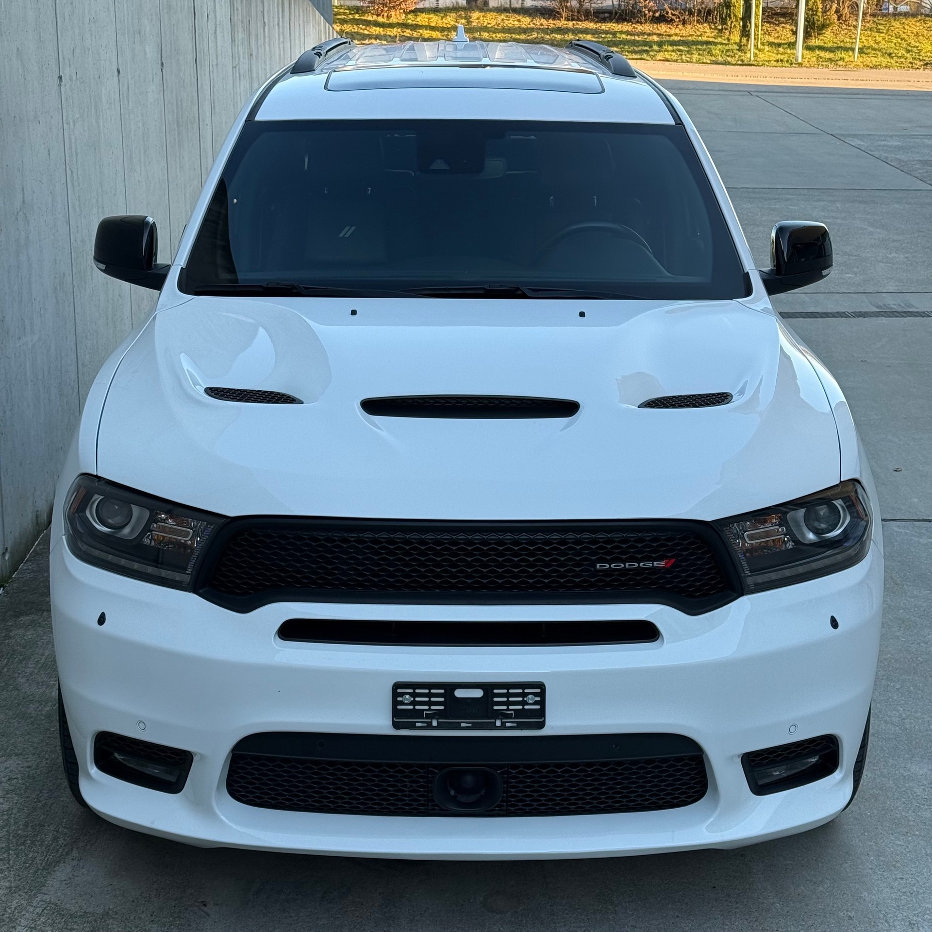 DODGE Durango R/T-showroom-element-3