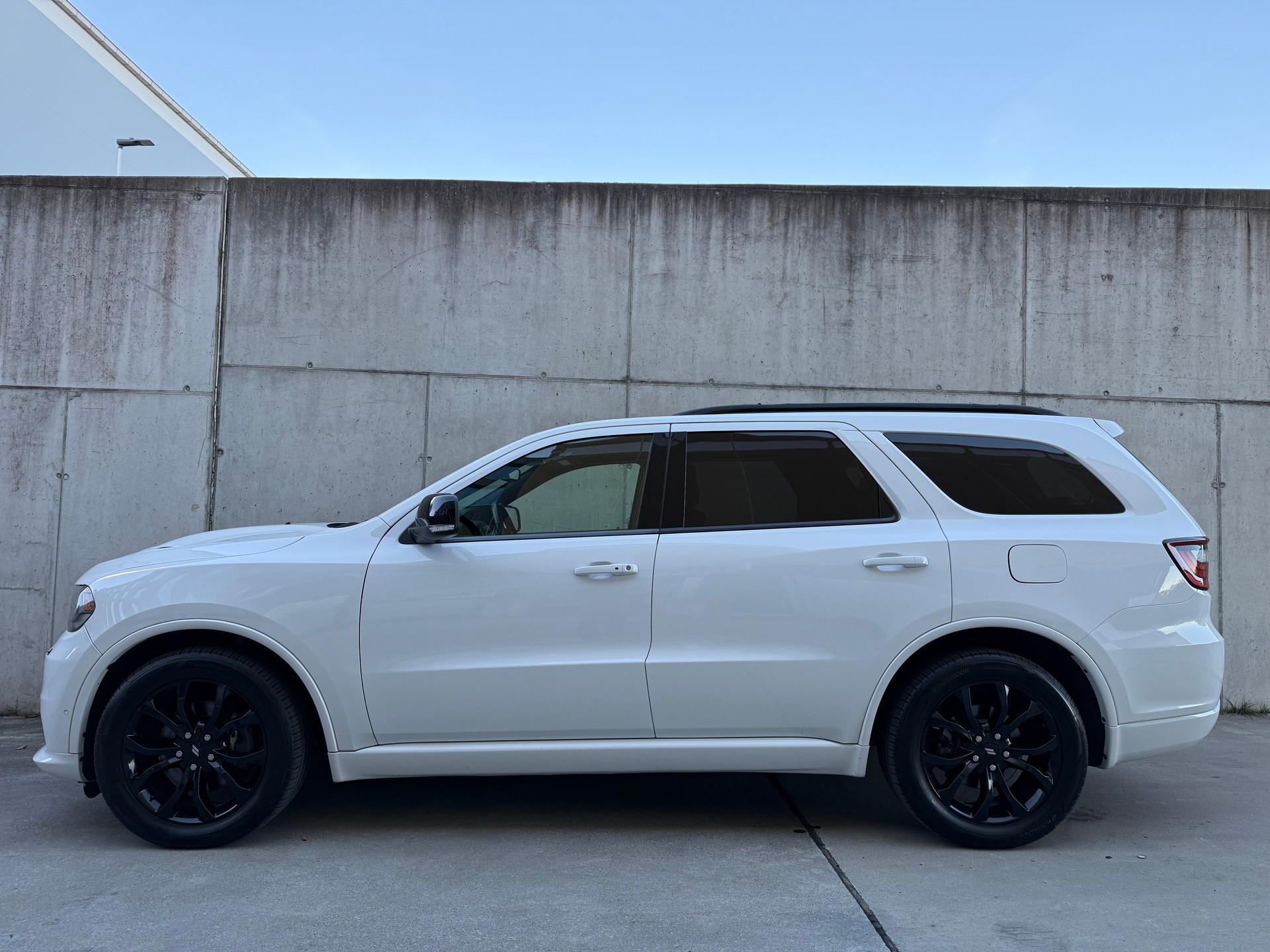DODGE Durango R/T-showroom-element-1