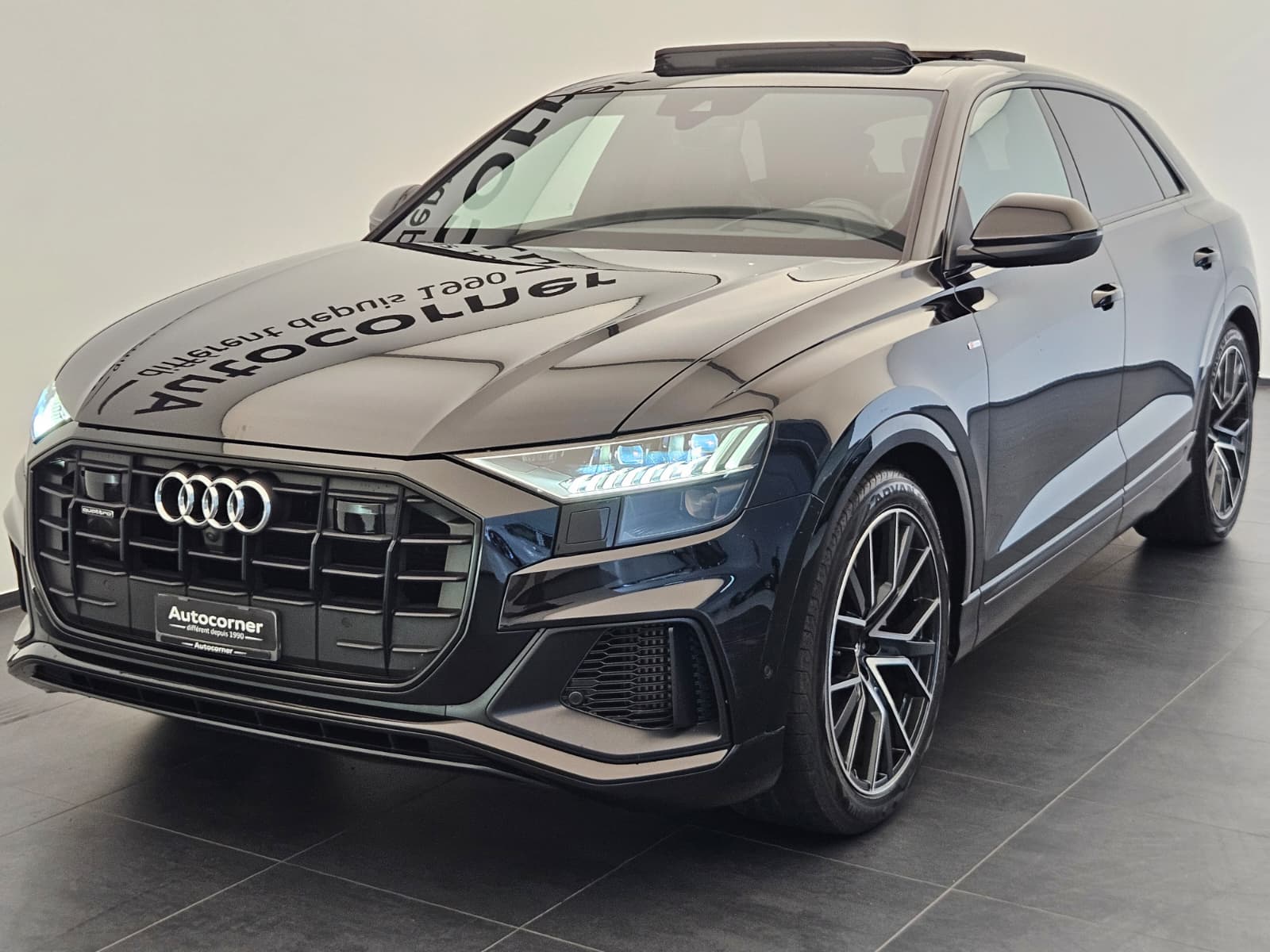AUDI Q8 55 TFSI quattro tiptronic-showroom-element-2