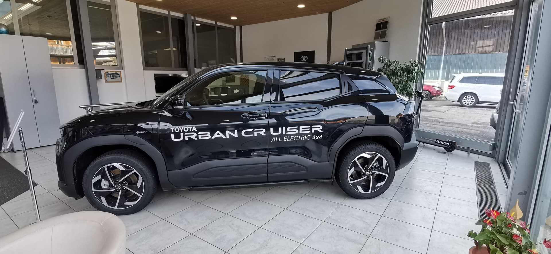 TOYOTA Urban Cruiser Trend AWD-showroom-element-2