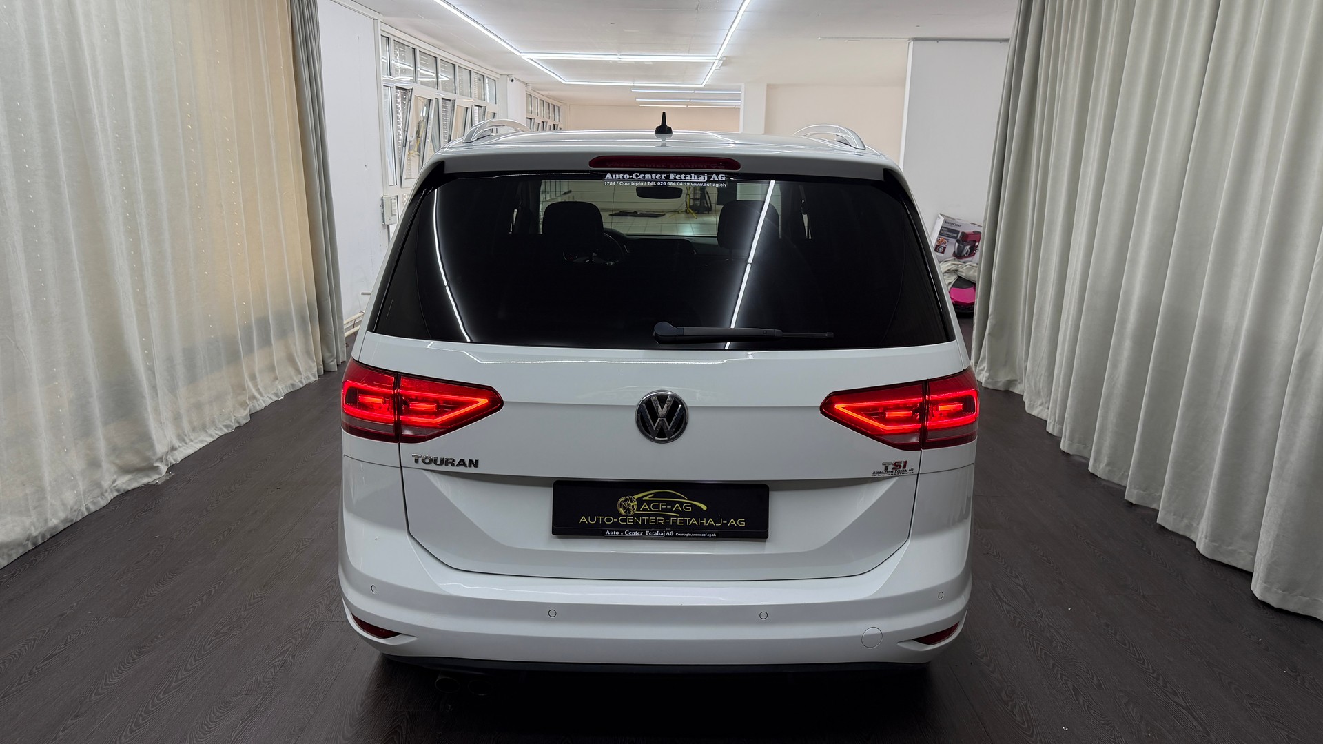 VW Touran 1.4 TSI BlueMotion Technology Highline-image-4