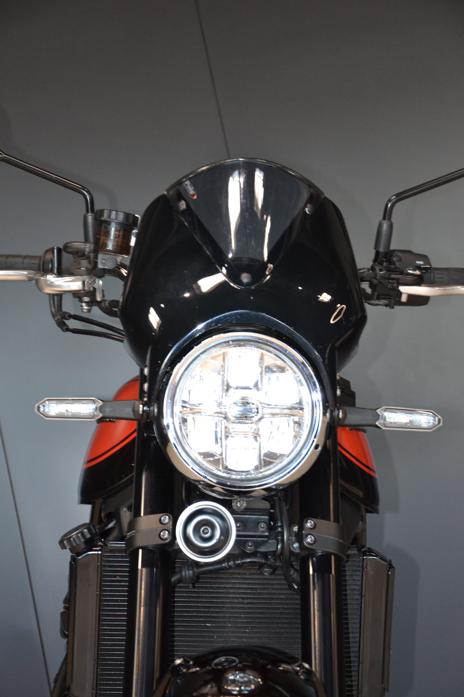 KAWASAKI Z 900 RS-image-12