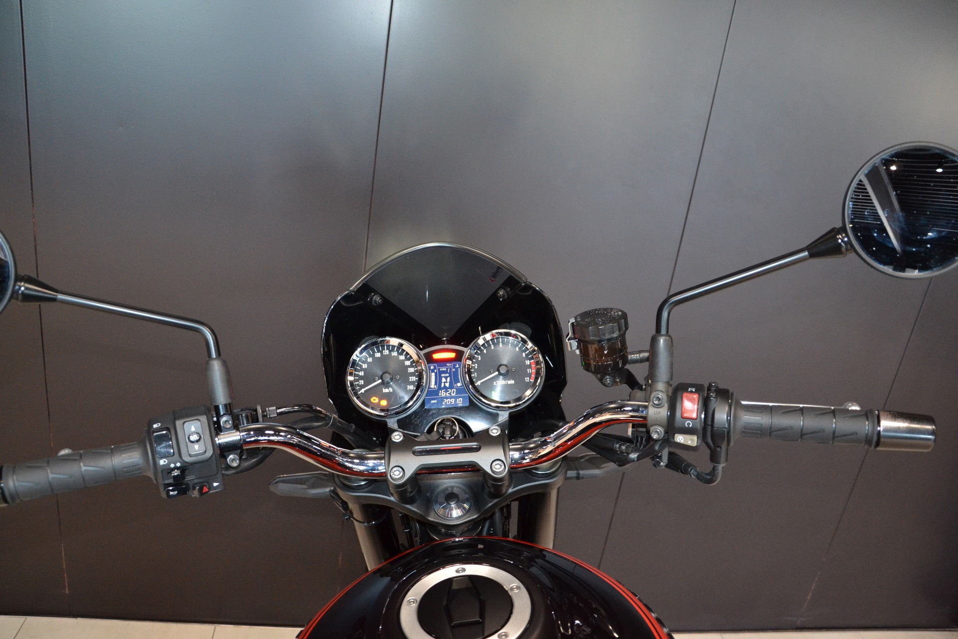 KAWASAKI Z 900 RS-image-5