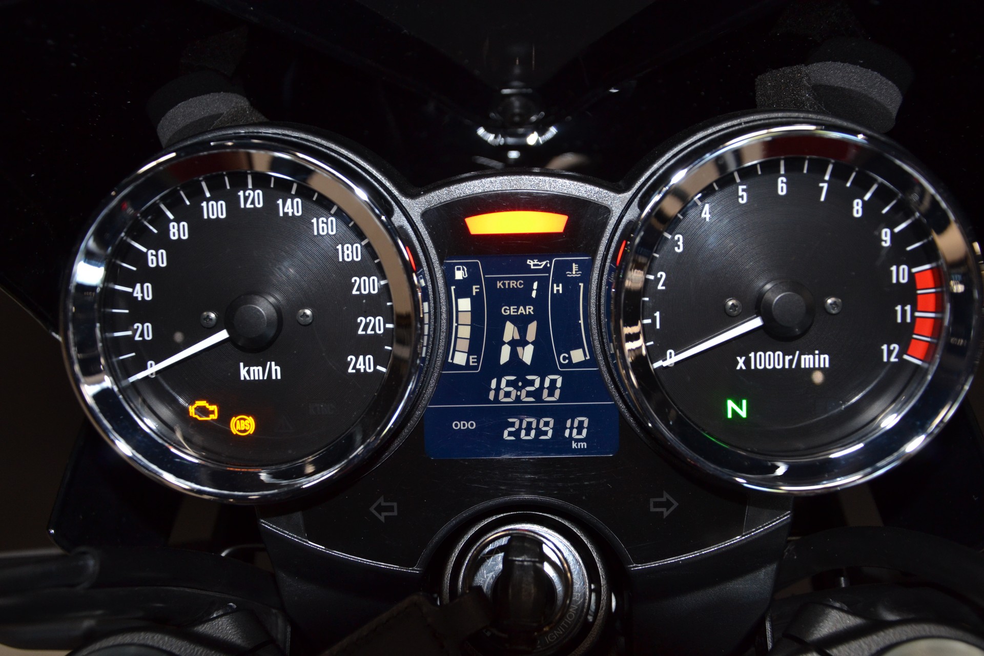 KAWASAKI Z 900 RS-image-4