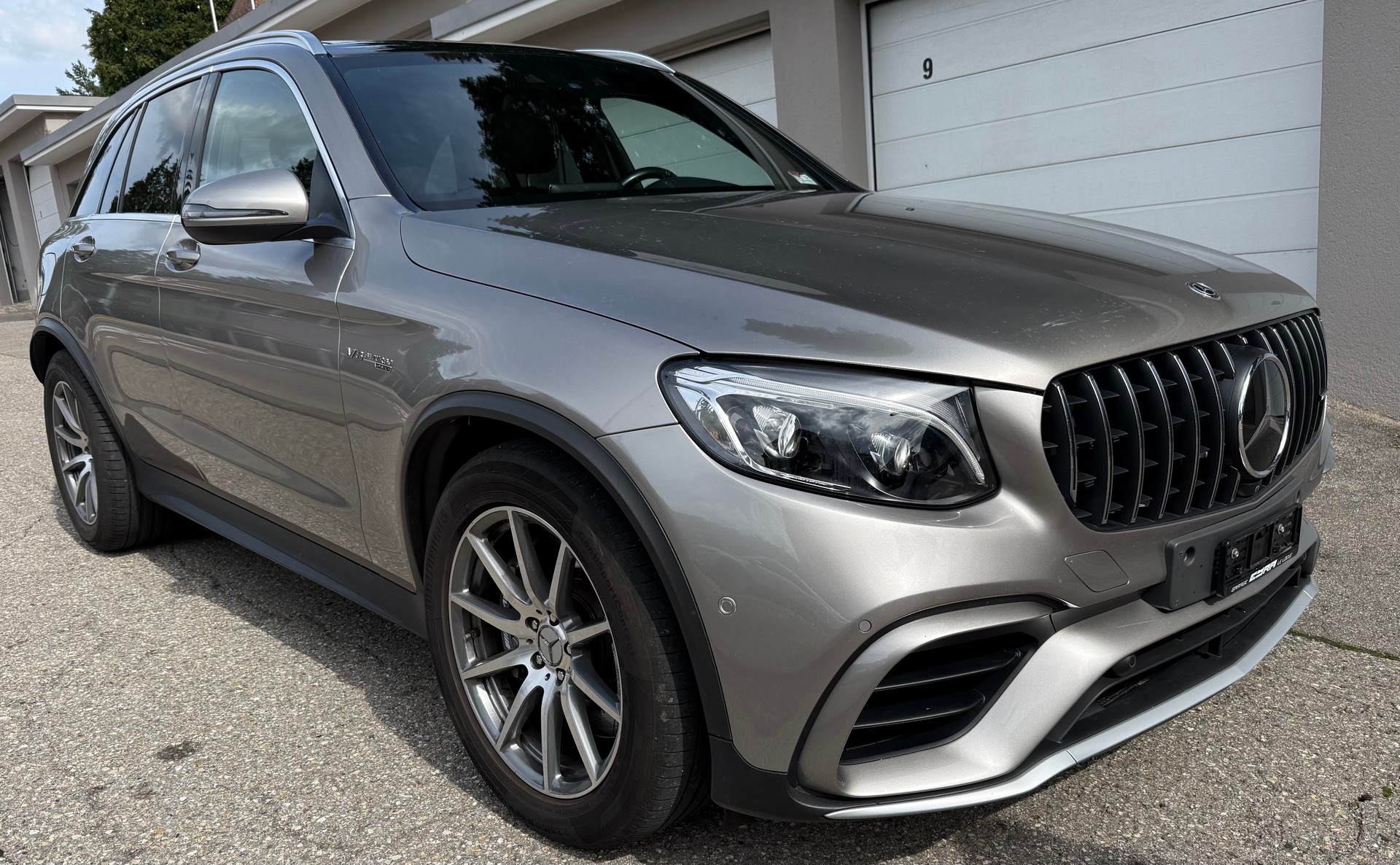 MERCEDES-BENZ GLC 63 AMG 4Matic+ 9G-Tronic-showroom-element-1