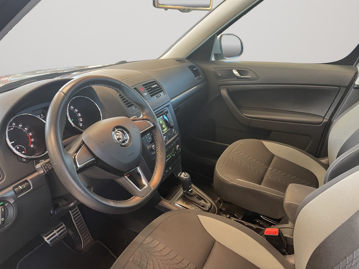 SKODA Yeti 2.0 TDI Outd.Adv.4x4-image-4