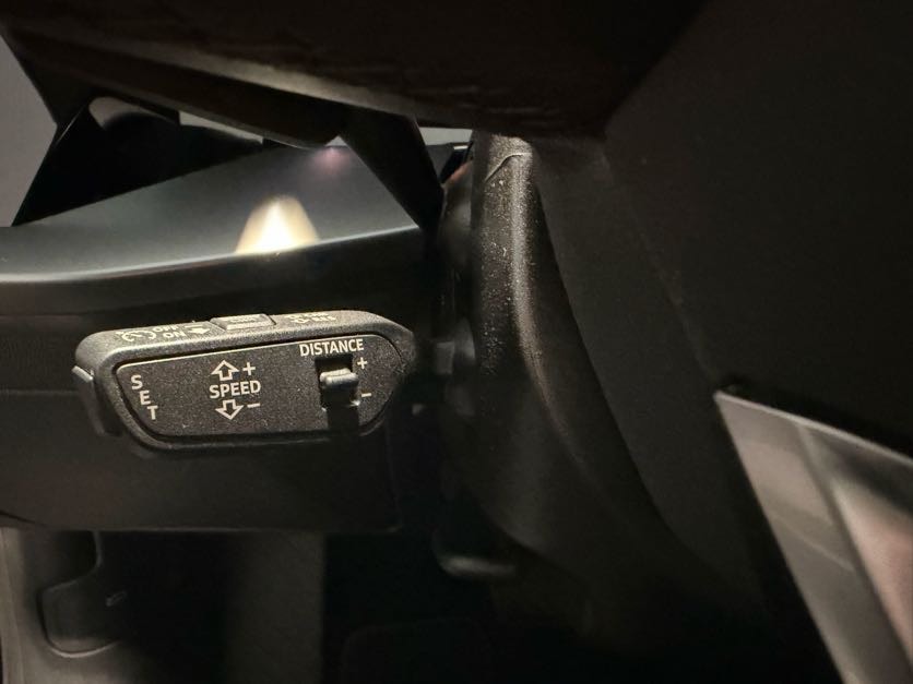 AUDI A3 Sportback 35 TFSI Attraction S-tronic-image-7