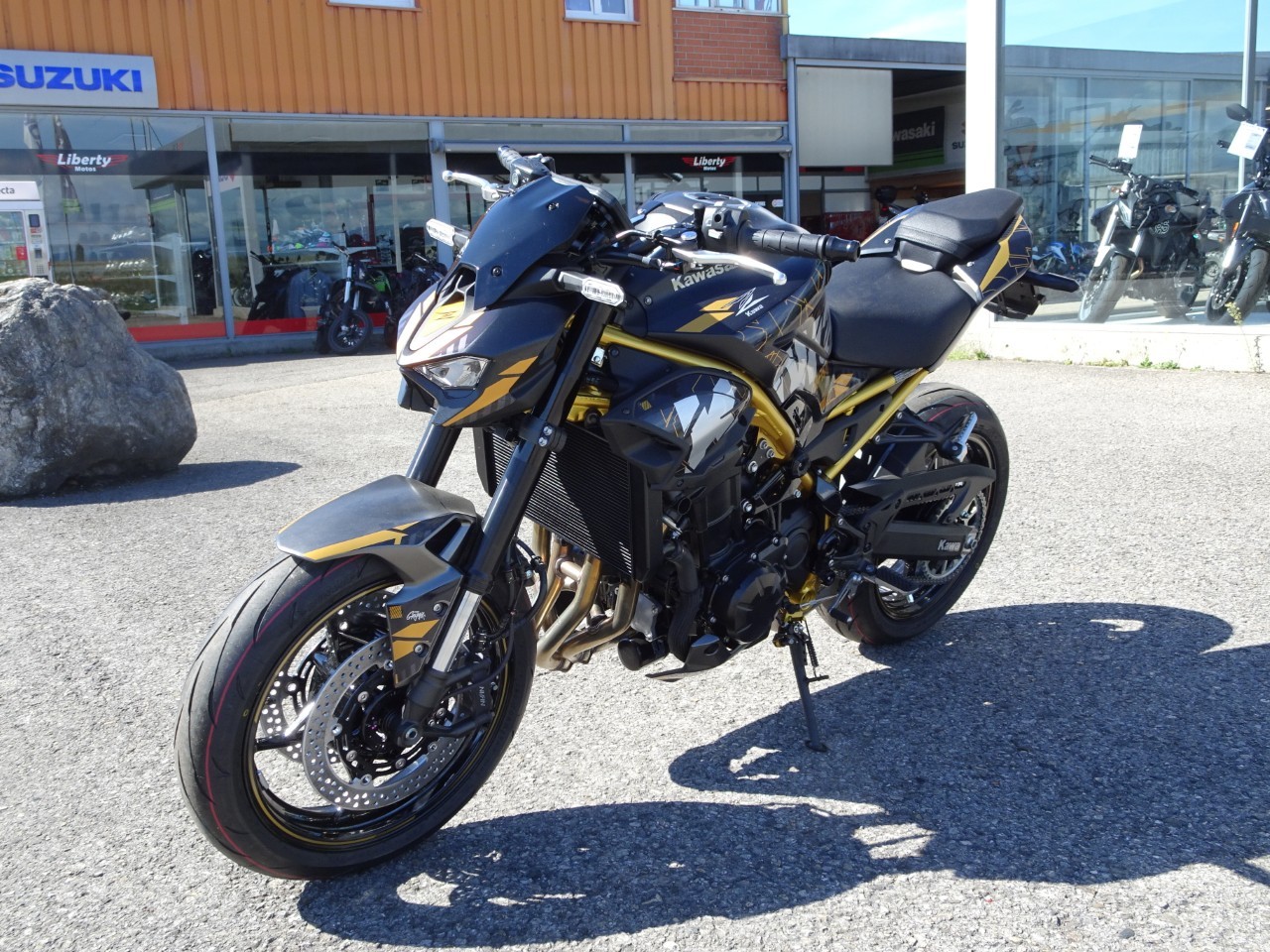 KAWASAKI Z 900 (35kW) Déco-image-3