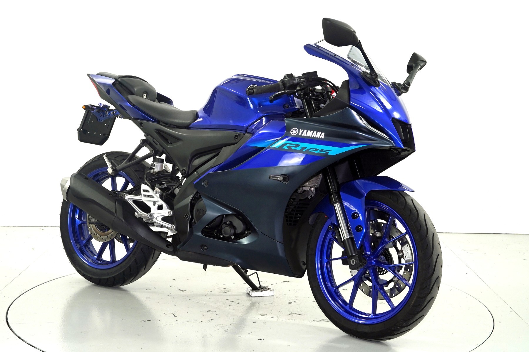 YAMAHA YZF 125 ABS-image-1