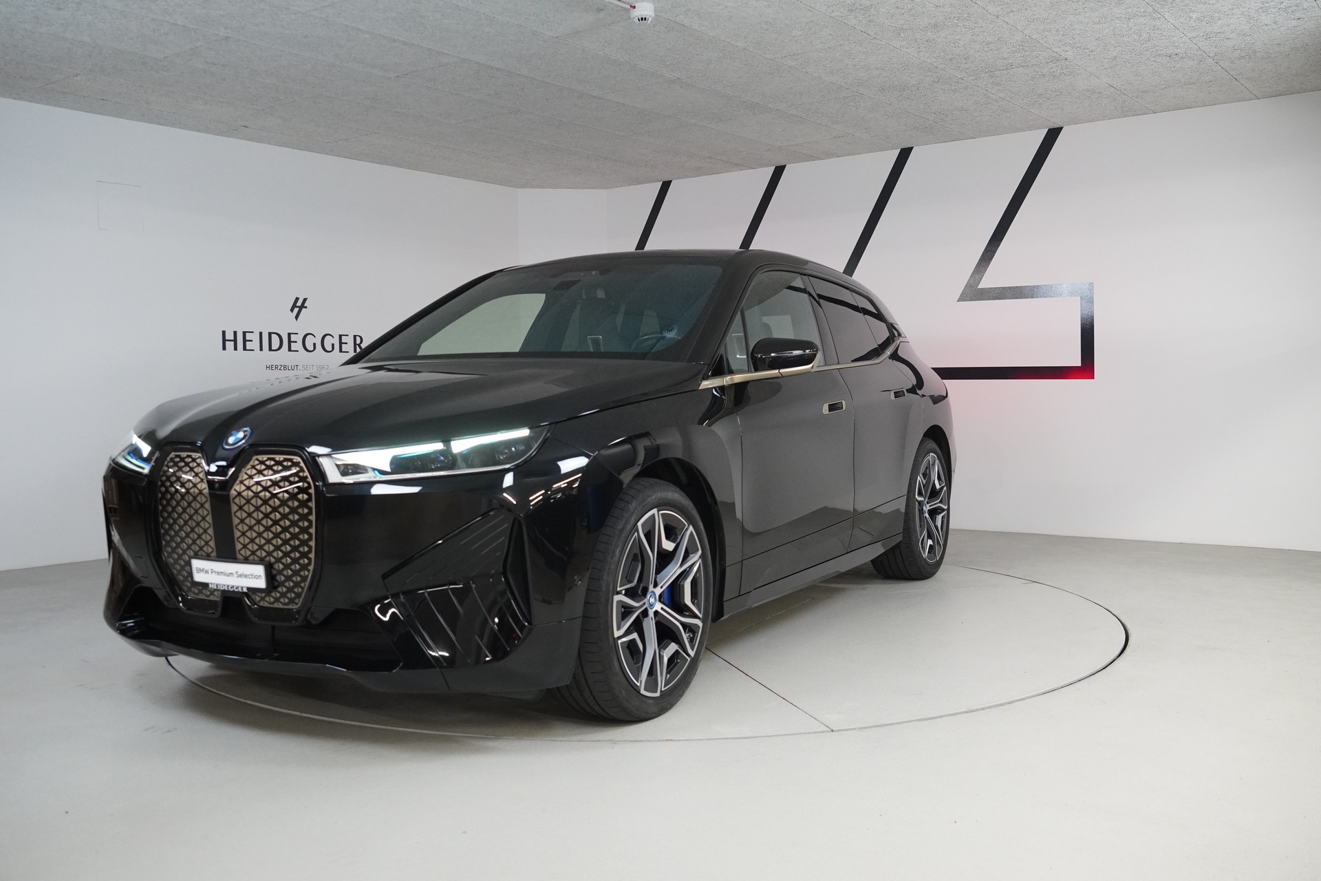 BMW iX xDrive40 Launch Edition