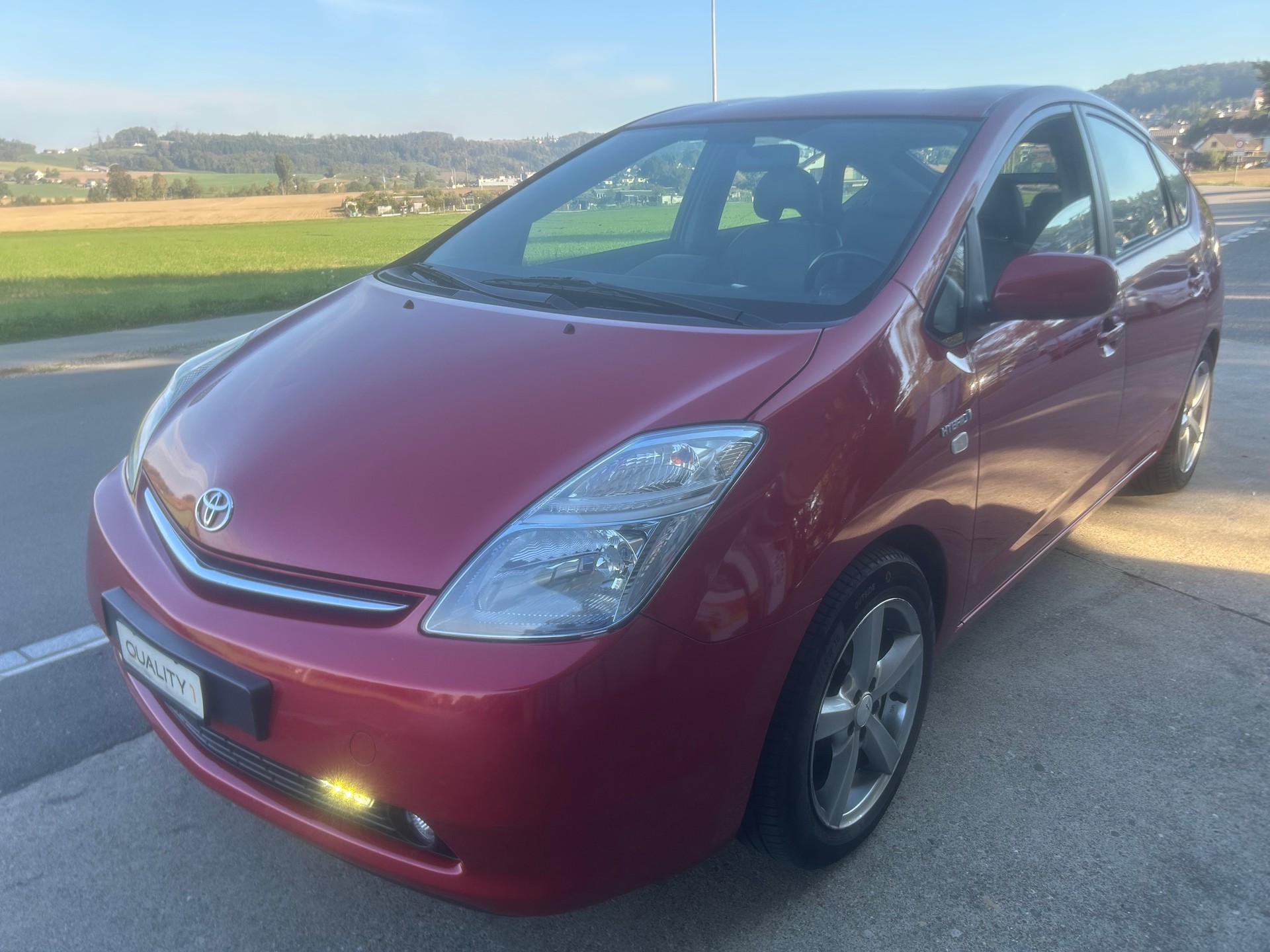TOYOTA Prius 1.5 16V Hybrid-image-1