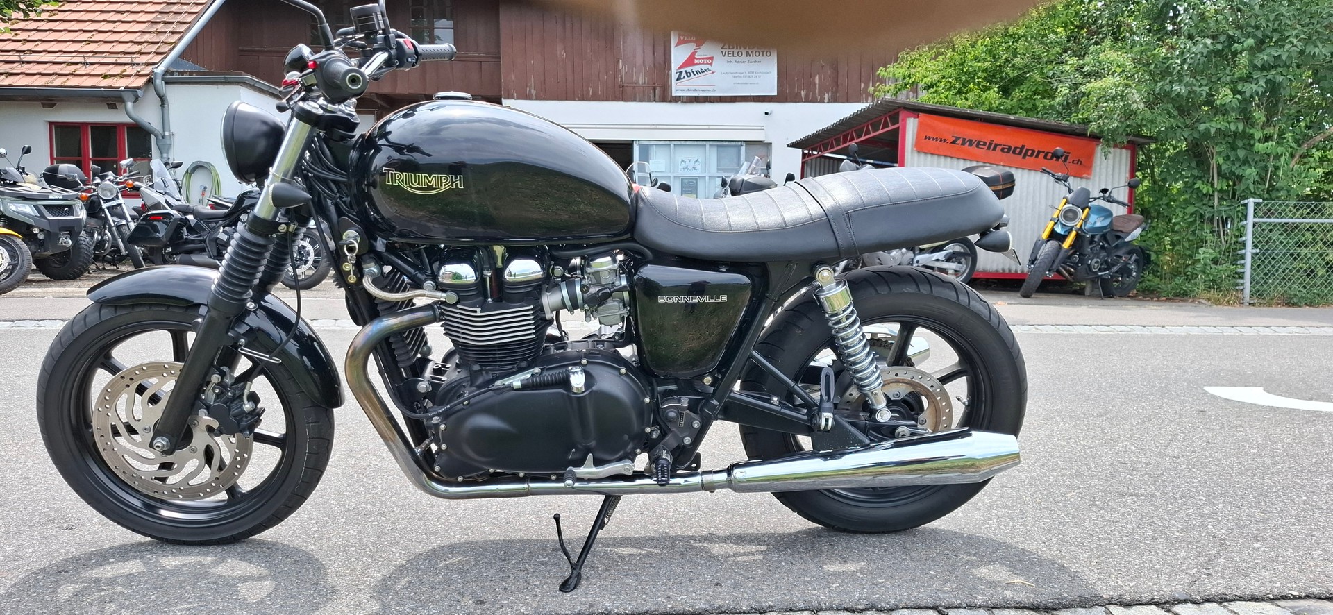 TRIUMPH Bonneville-image-5