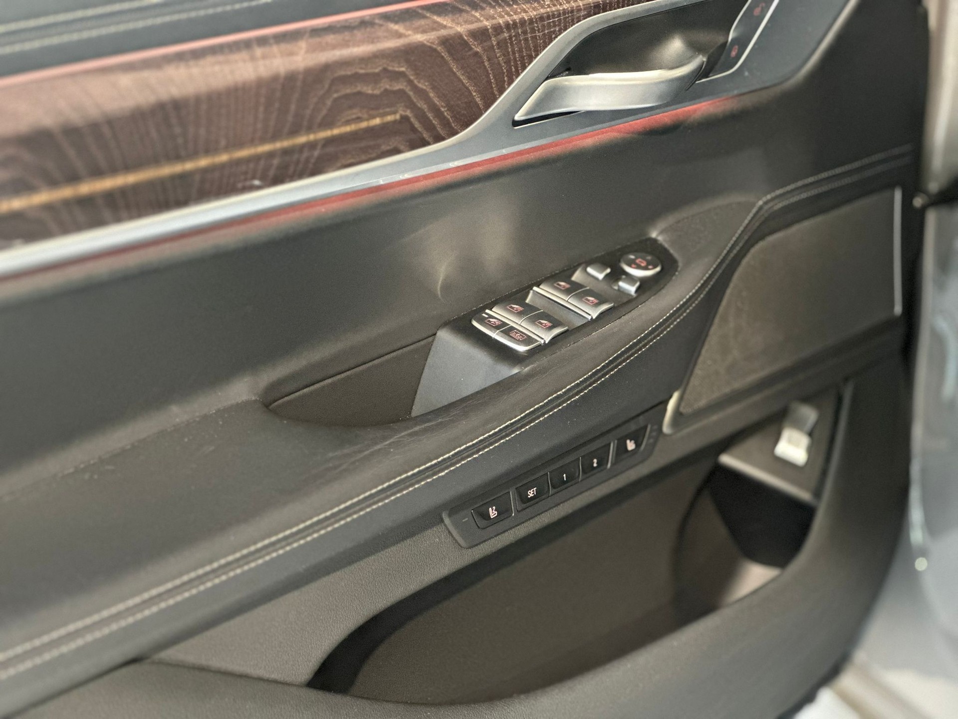 BMW 750Li xDrive M Sport Steptronic-image-24