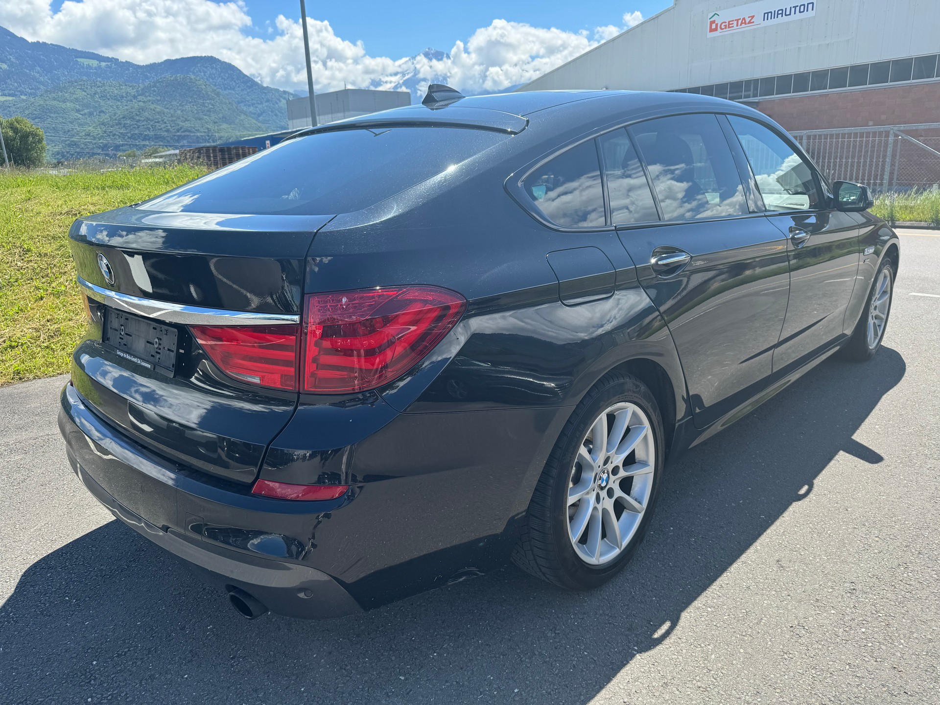 BMW 535i xDrive GT Steptronic-showroom-element-3