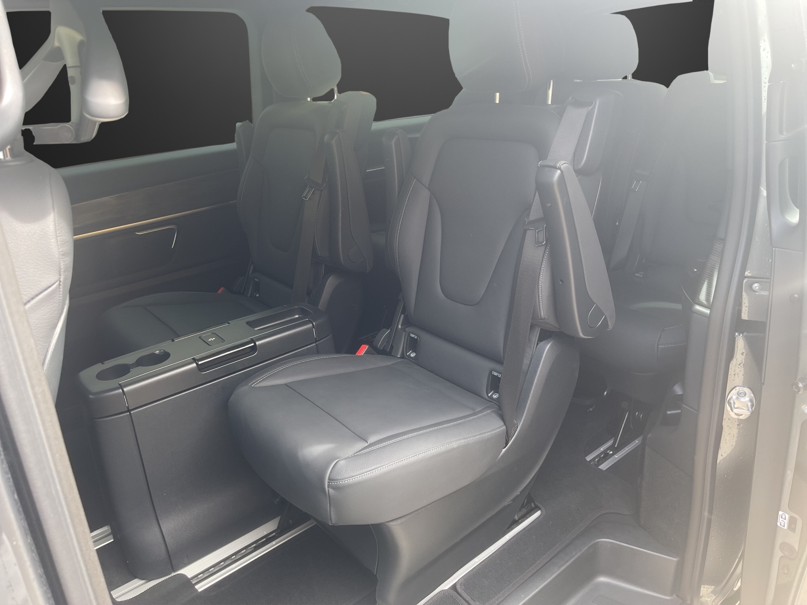 MERCEDES-BENZ EQV 300 lang-image-9