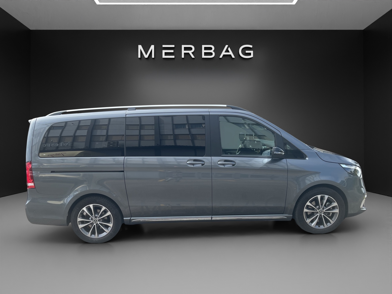 MERCEDES-BENZ EQV 300 lang-image-6