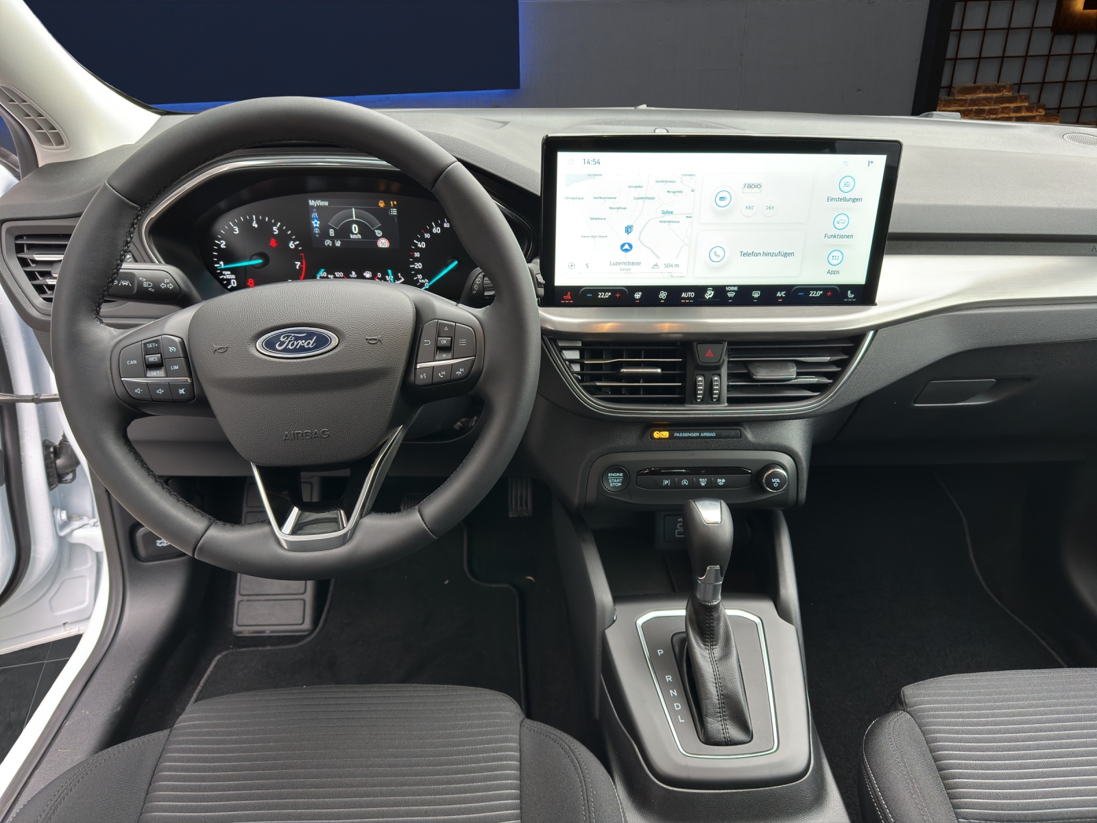 FORD Focus Kombi 1.0i EcoBoost Hybrid 155 PS Titanium AUTOMAT-image-7