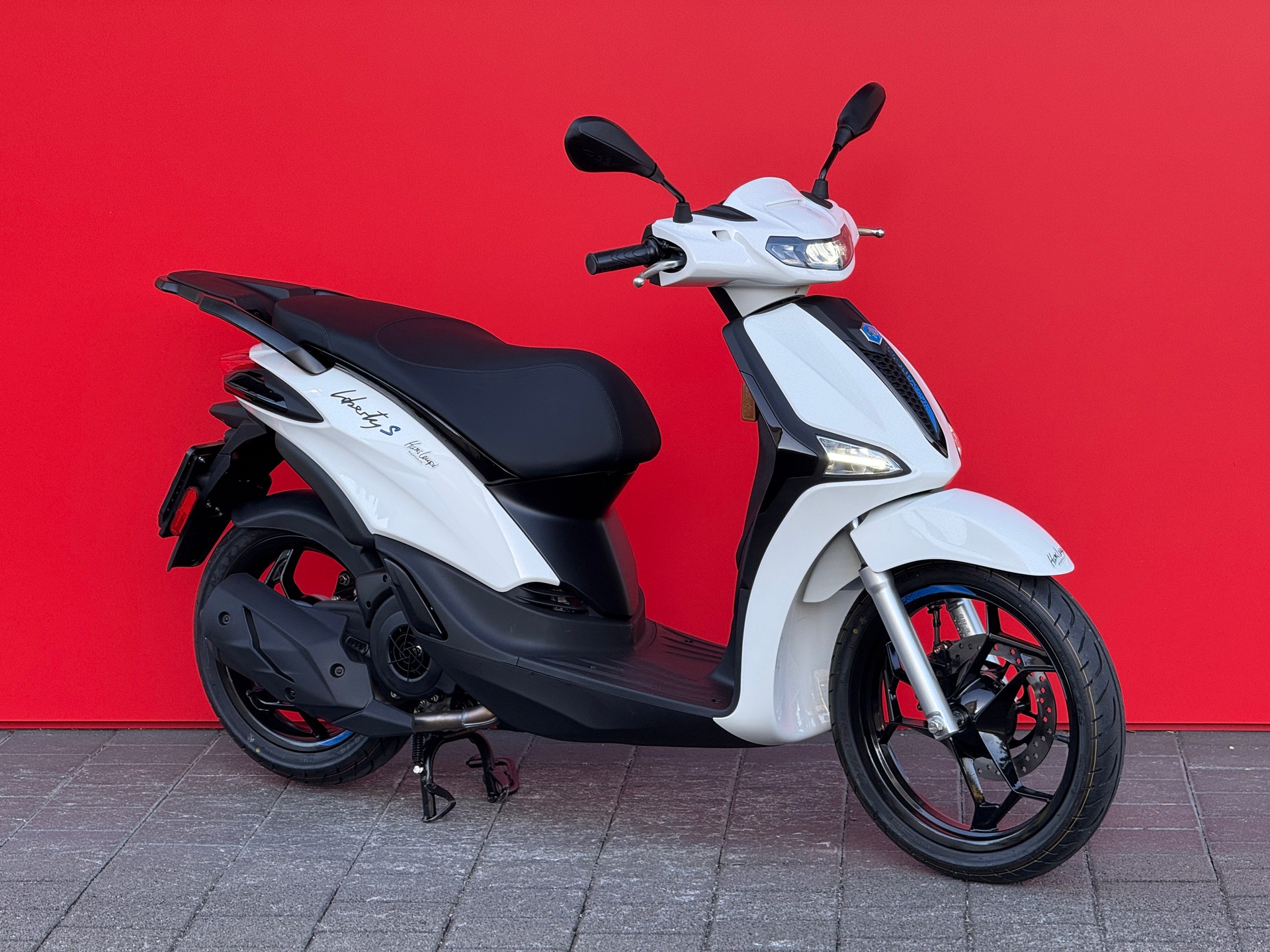PIAGGIO Liberty 125 Sport E5+-image-1
