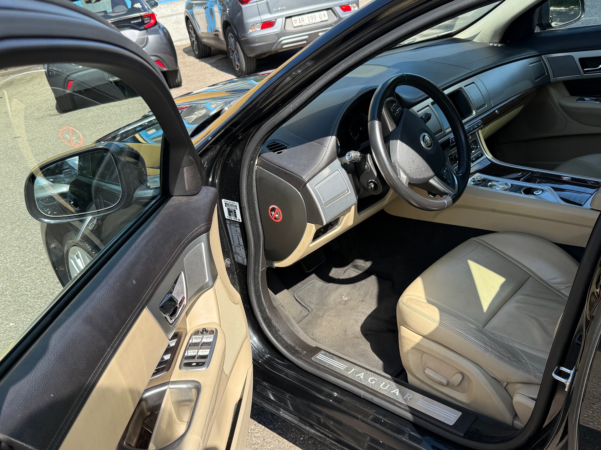 JAGUAR XF 3.0 V6 S/C Luxury 4x4-image-6