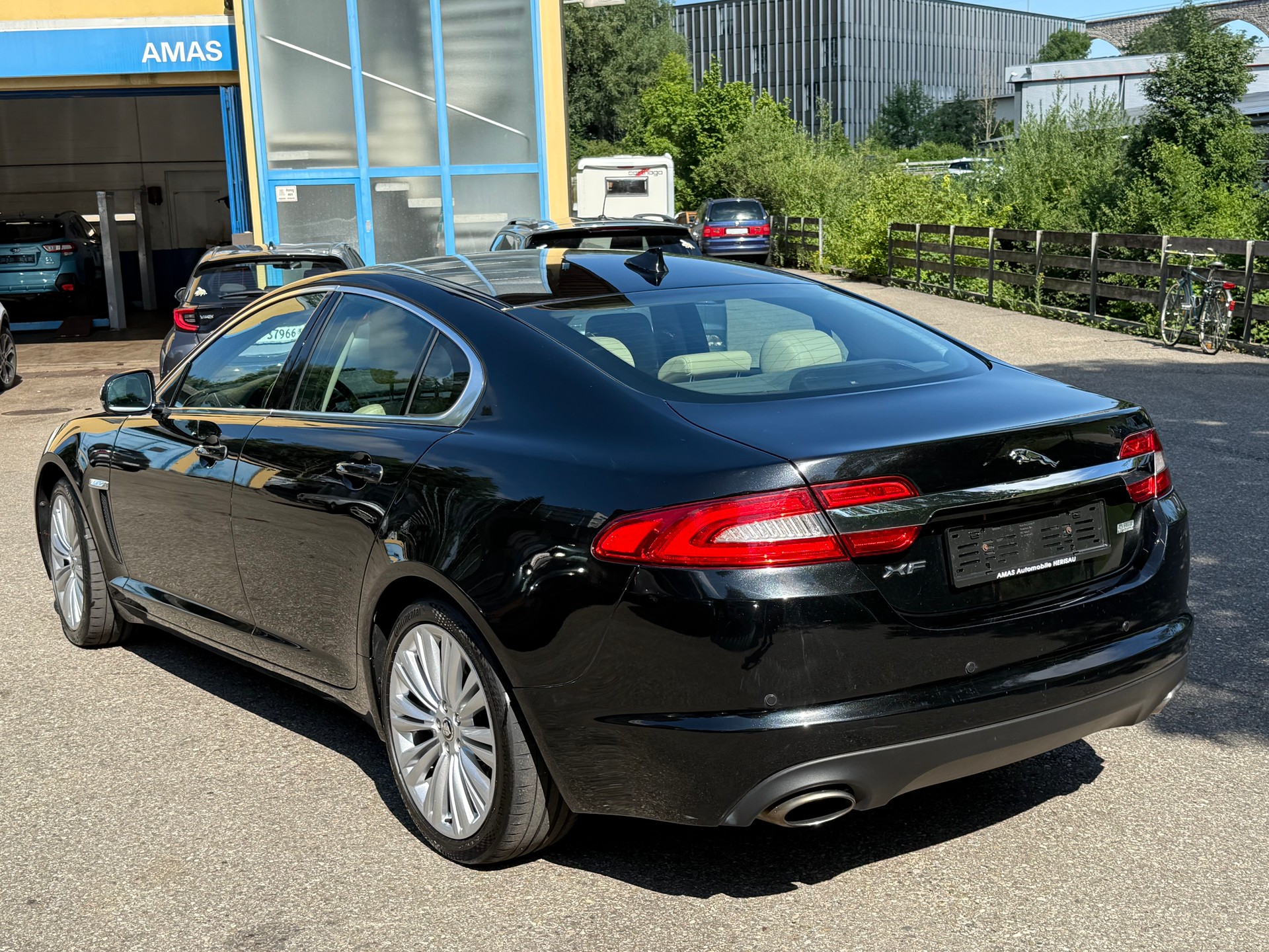 JAGUAR XF 3.0 V6 S/C Luxury 4x4-image-4