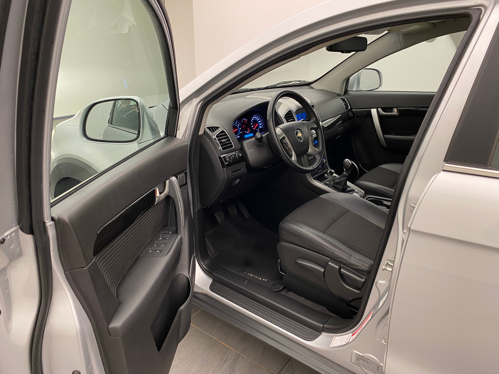 CHEVROLET Captiva 2.4 4x4-image-8