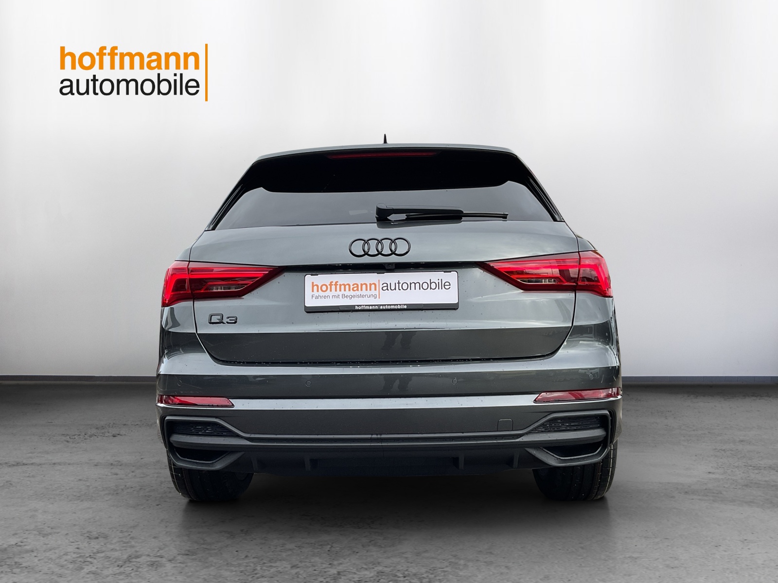 AUDI Q3 35 TFSI S line Attraction S-tronic-image-4