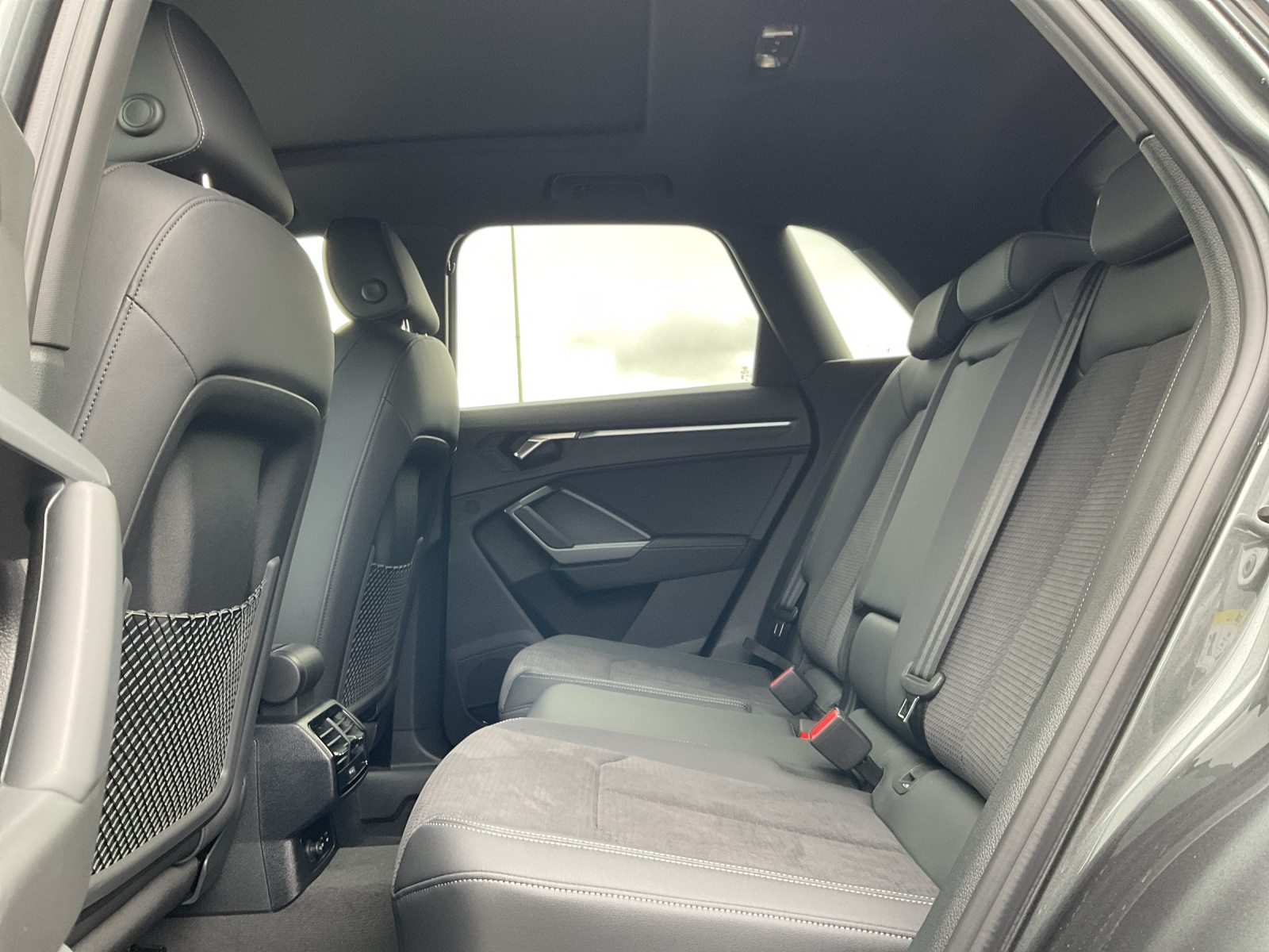 AUDI Q3 35 TFSI S line Attraction S-tronic-image-10