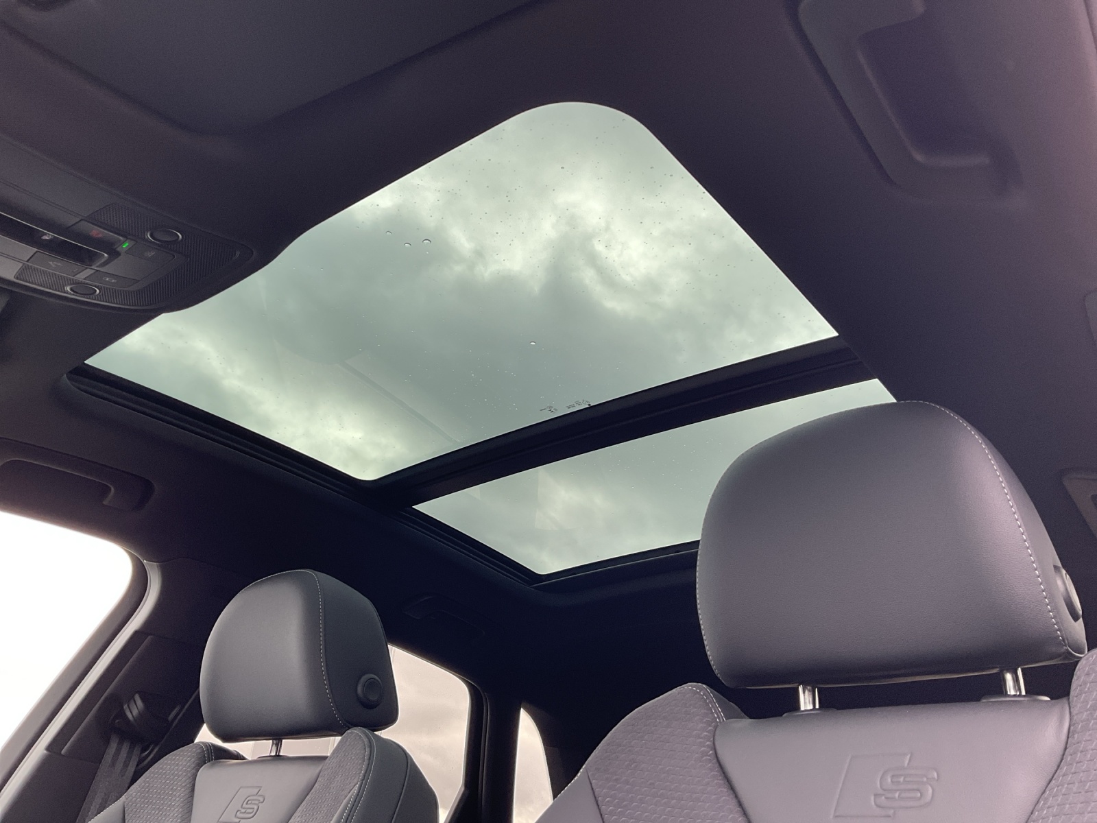AUDI Q3 35 TFSI S line Attraction S-tronic-image-14