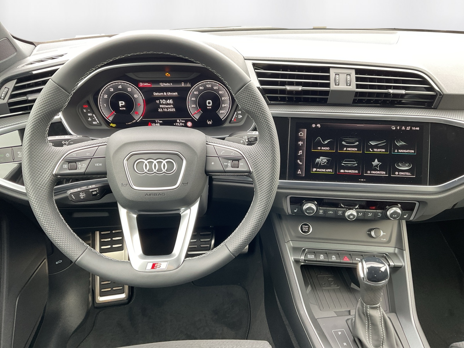 AUDI Q3 35 TFSI S line Attraction S-tronic-image-6