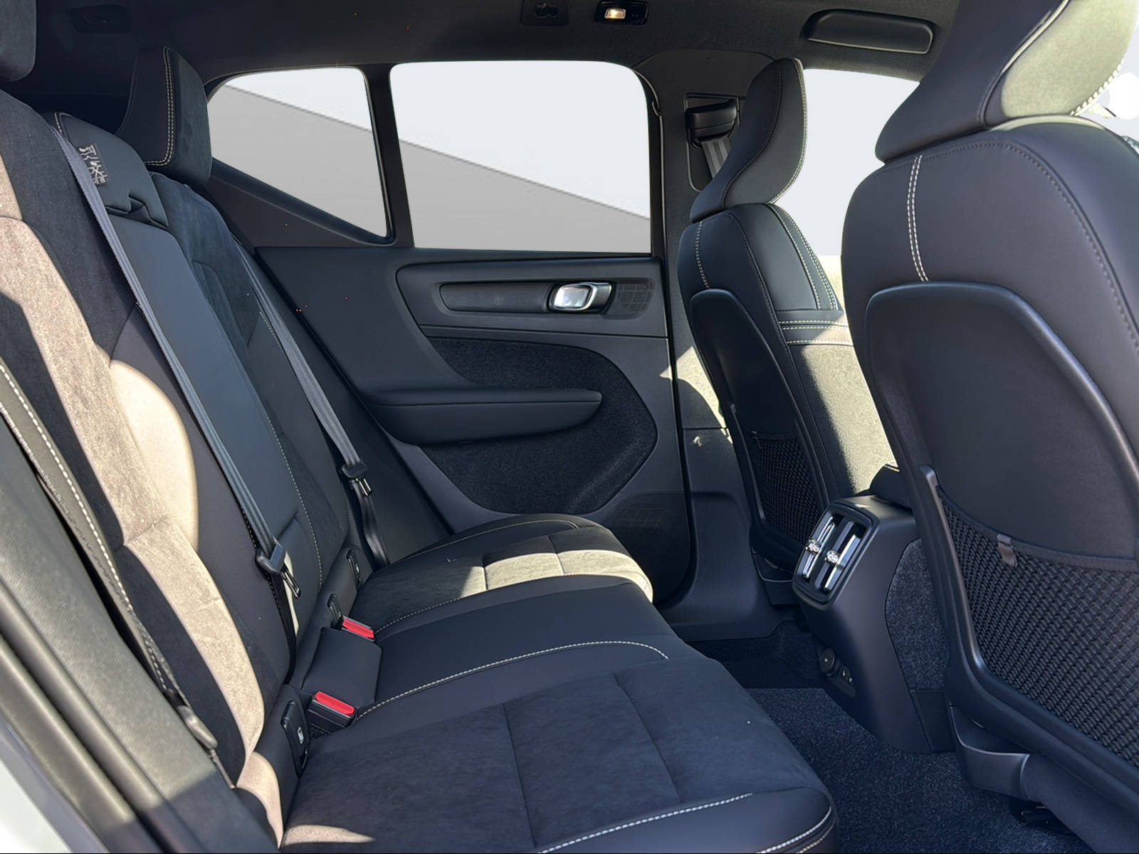 VOLVO EX40 Twin Ultra AWD-image-10