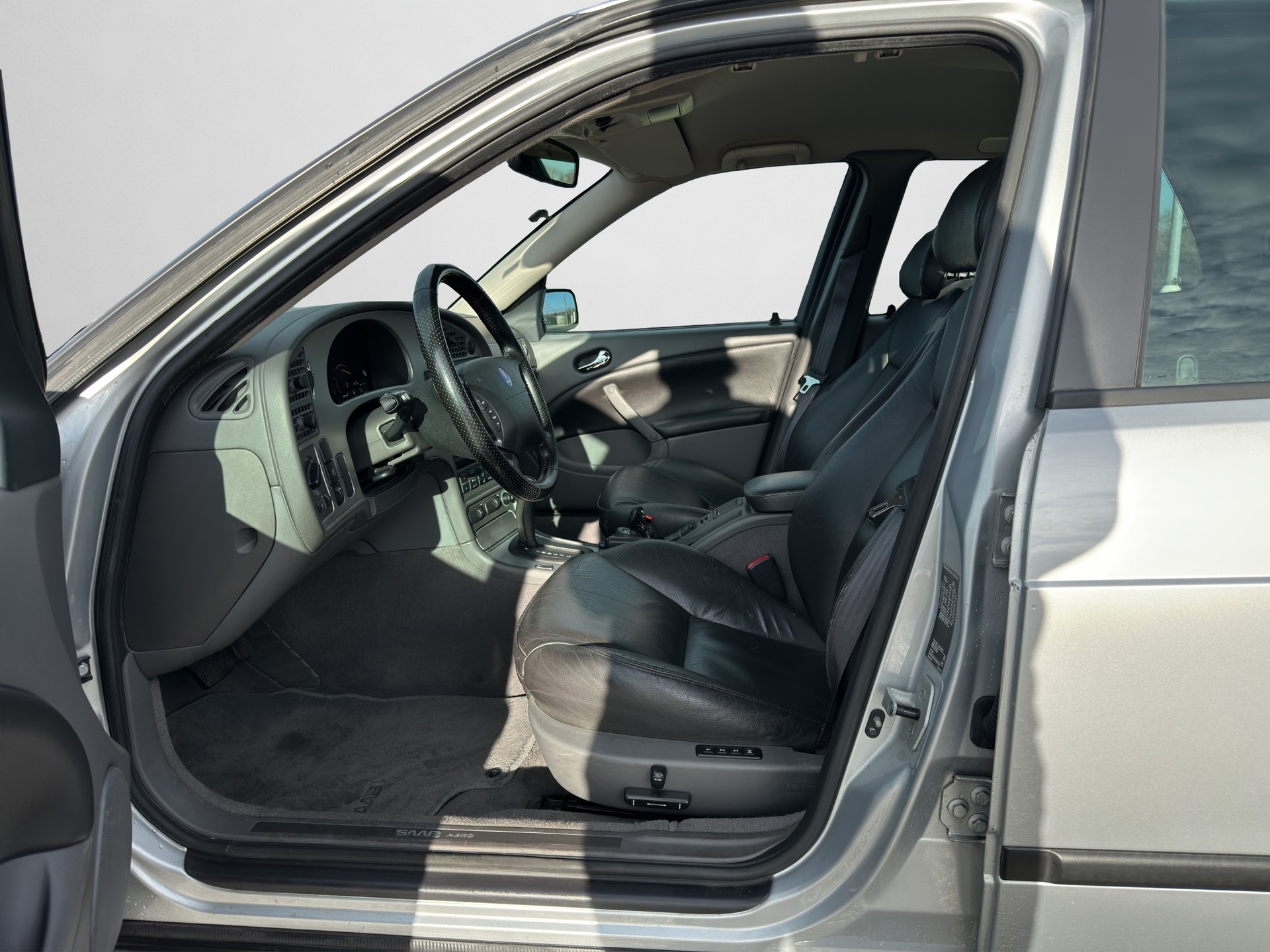 SAAB 9-5 2.3T Aero-image-8