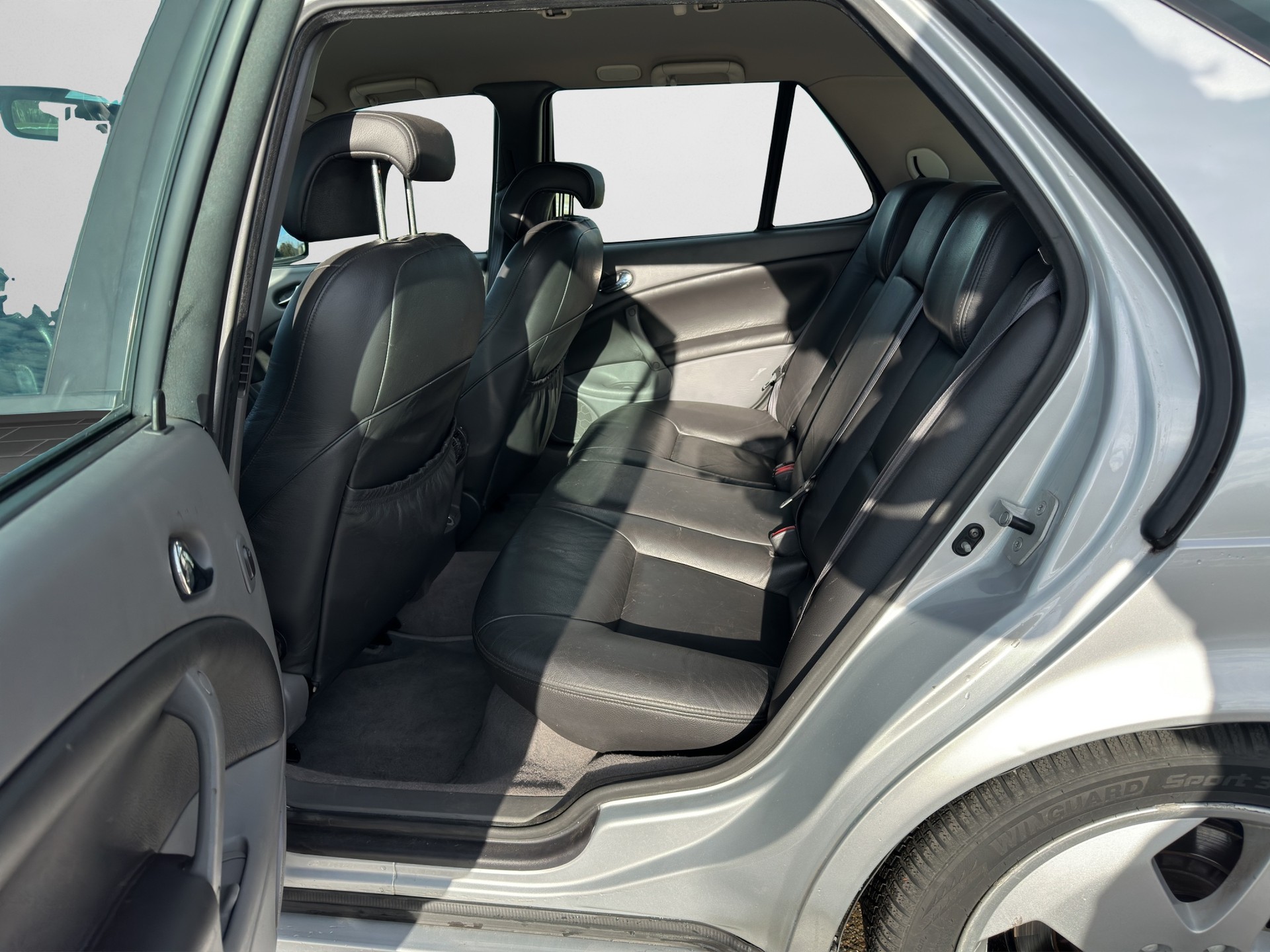 SAAB 9-5 2.3T Aero-image-11