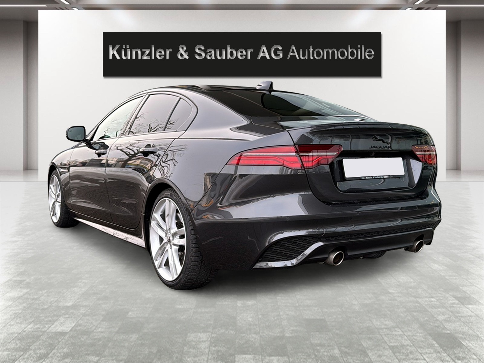 JAGUAR XE 2.0 Sport P300 AWD Automat-image-20