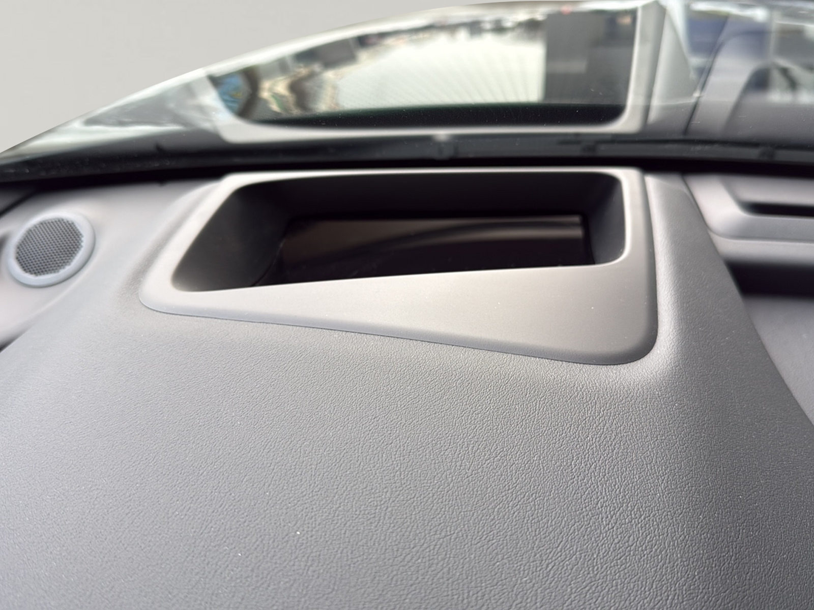 JAGUAR XE 2.0 Sport P300 AWD Automat-image-14