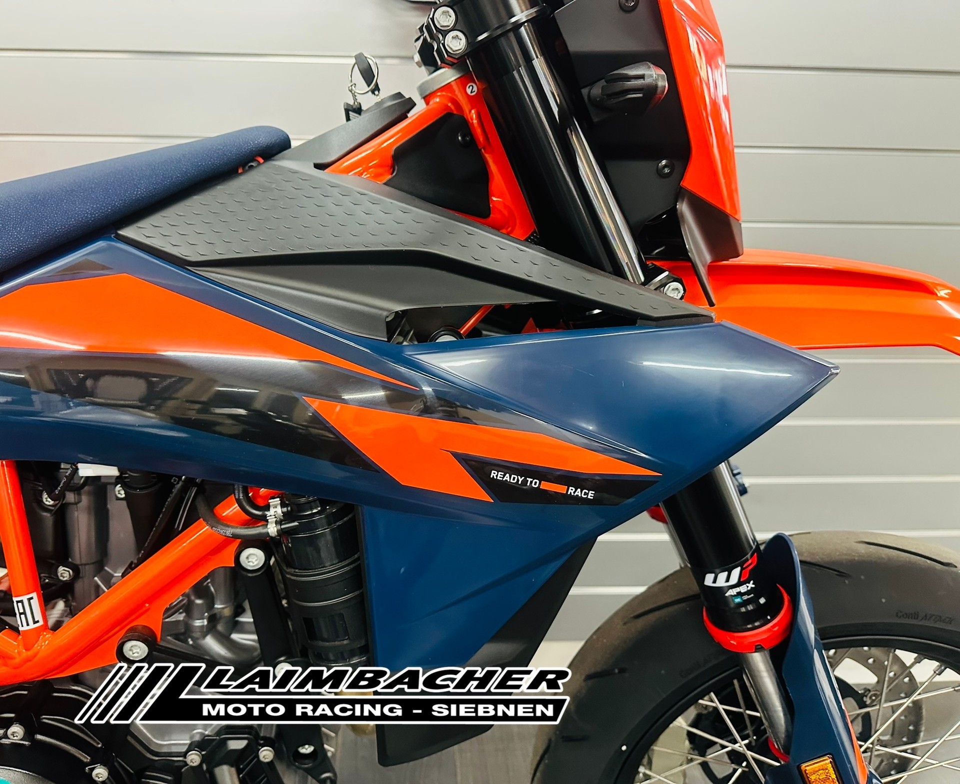 KTM 690 SMC R ABS (35 kW)-image-1