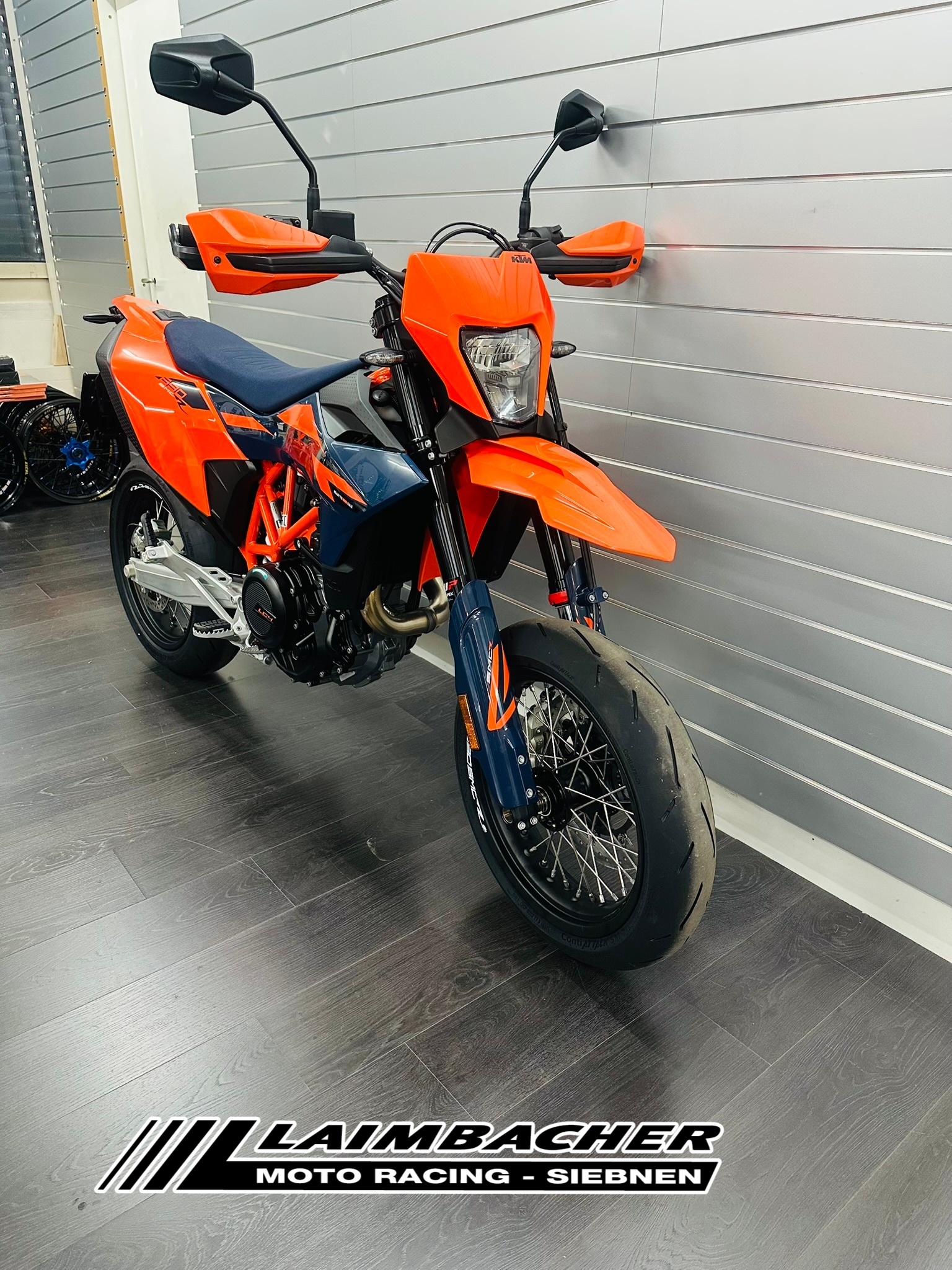 KTM 690 SMC R ABS (35 kW)-image-2