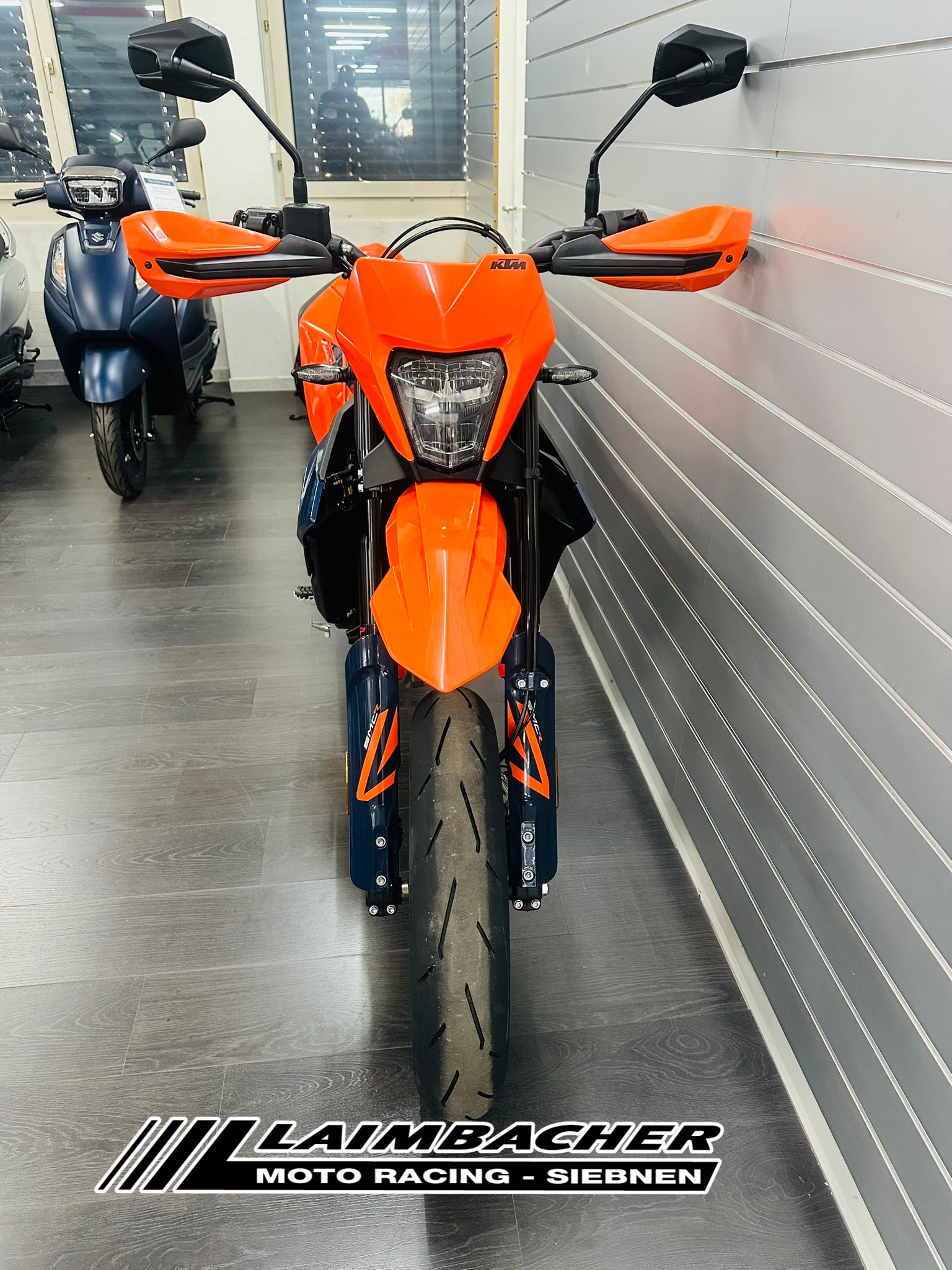 KTM 690 SMC R ABS (35 kW)-image-3