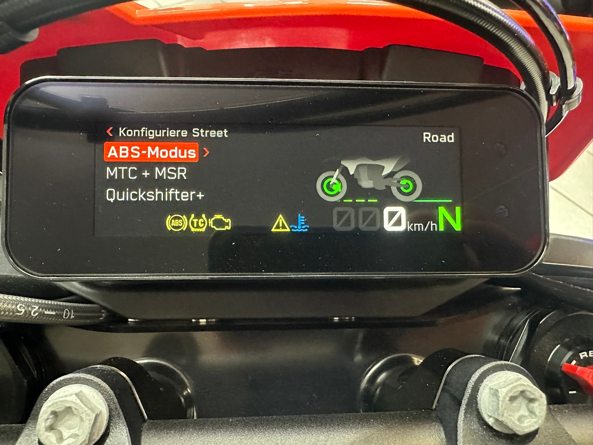 KTM 690 SMC R ABS (35 kW)-image-11
