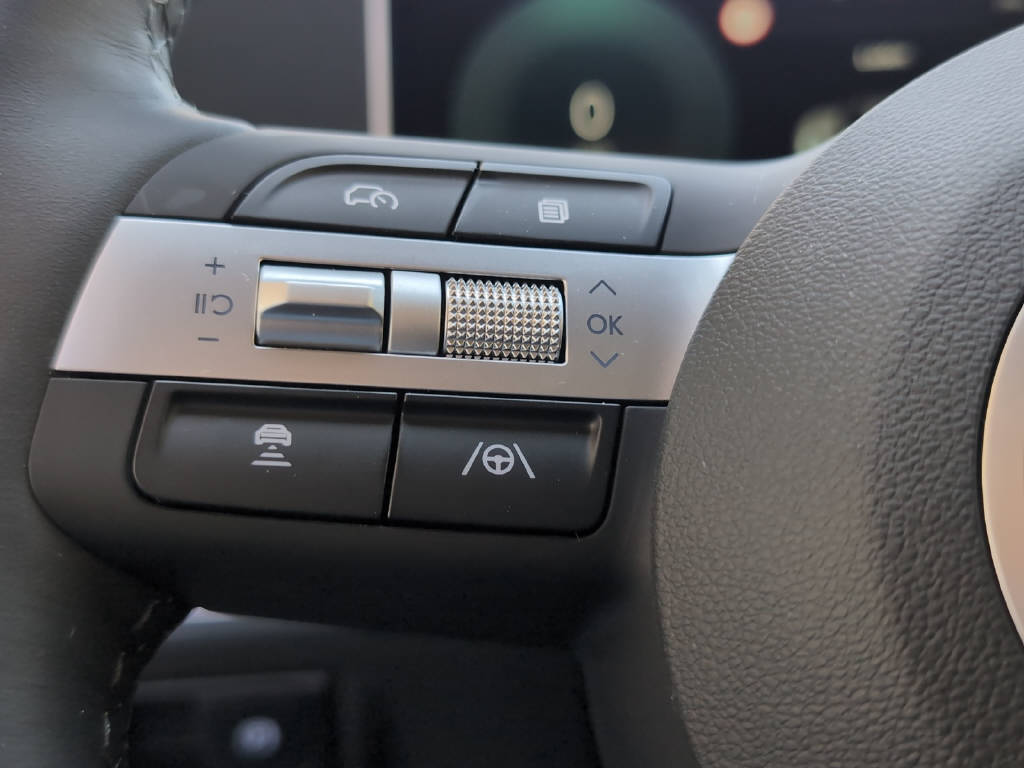 HYUNDAI TUCSON 1.6 T-GDi Hybrid Amplia 4WD-image-16