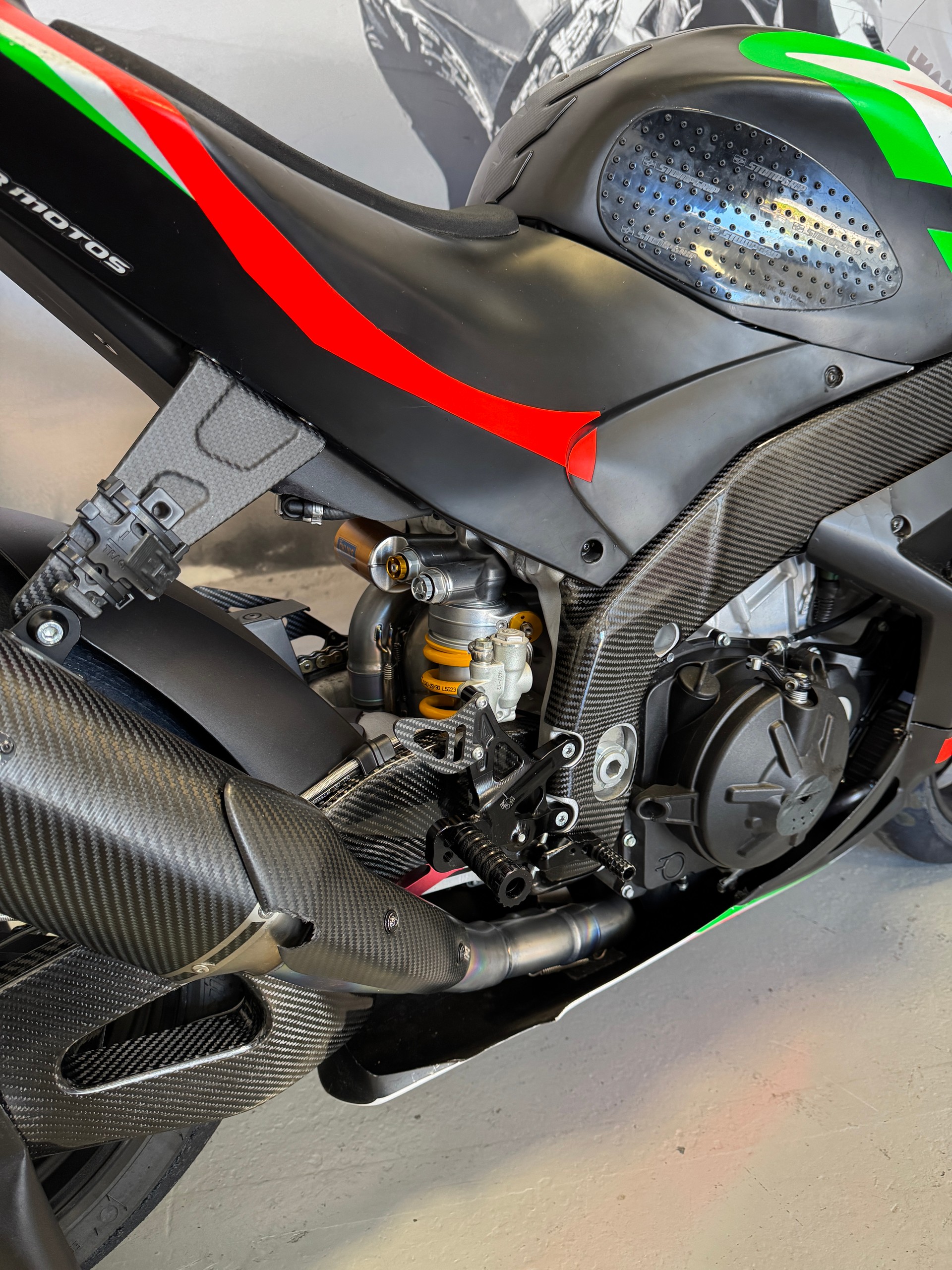 APRILIA RSV4 1100 Factory-image-8