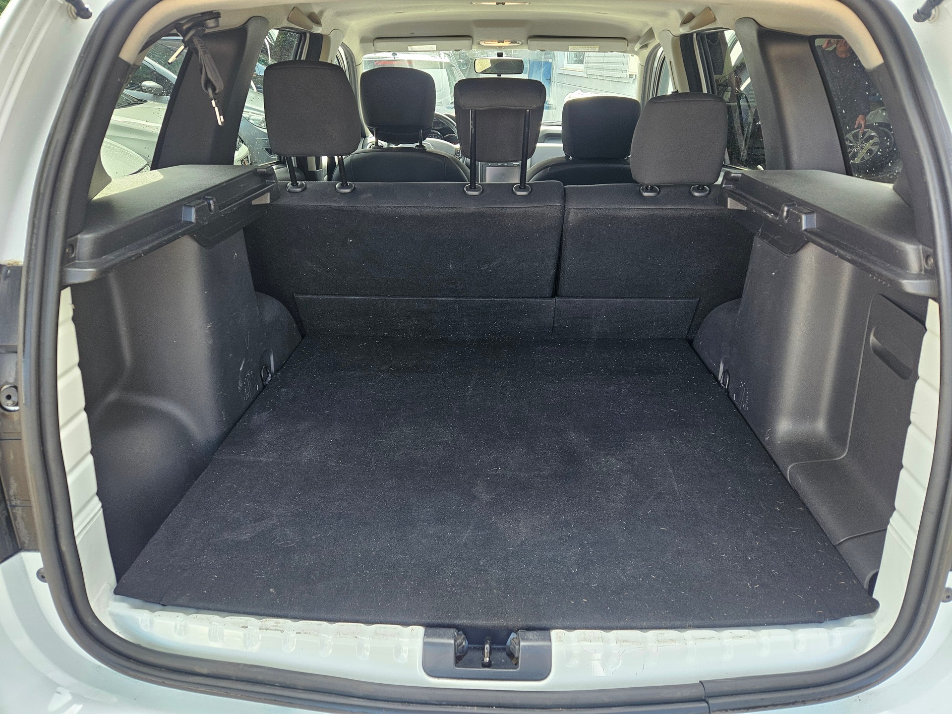 DACIA Duster 1.5 dCi Lauréate 4x4-image-14
