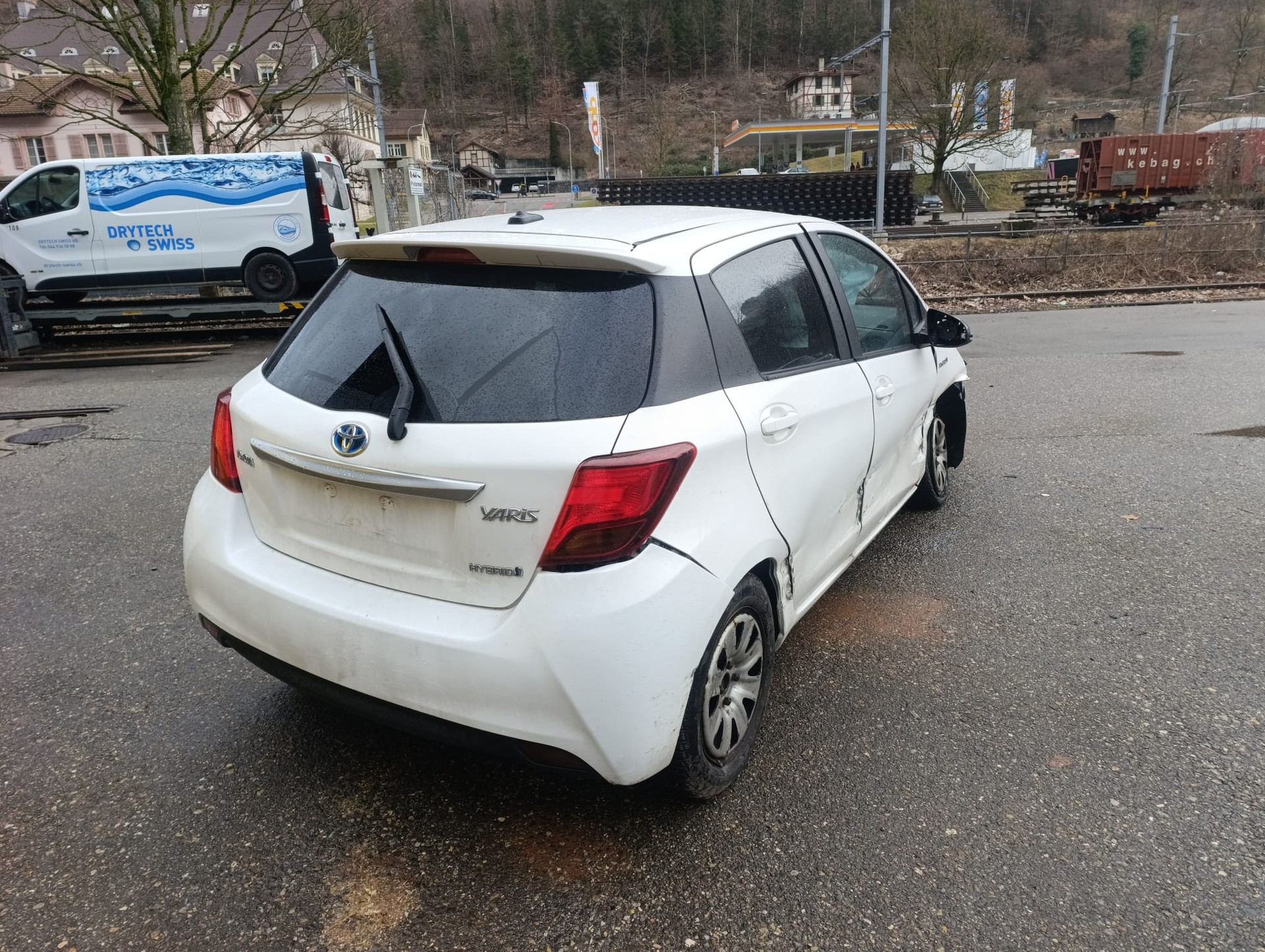 TOYOTA Yaris 1.5 VVT-i Hybrid Trend e-CVT-image-5