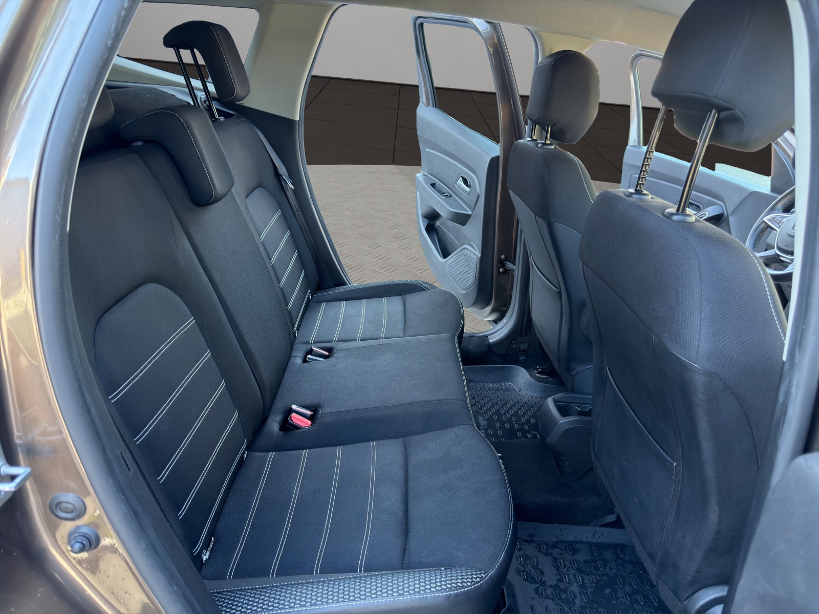 DACIA Duster SCe 115 Comfort 4x2-image-16