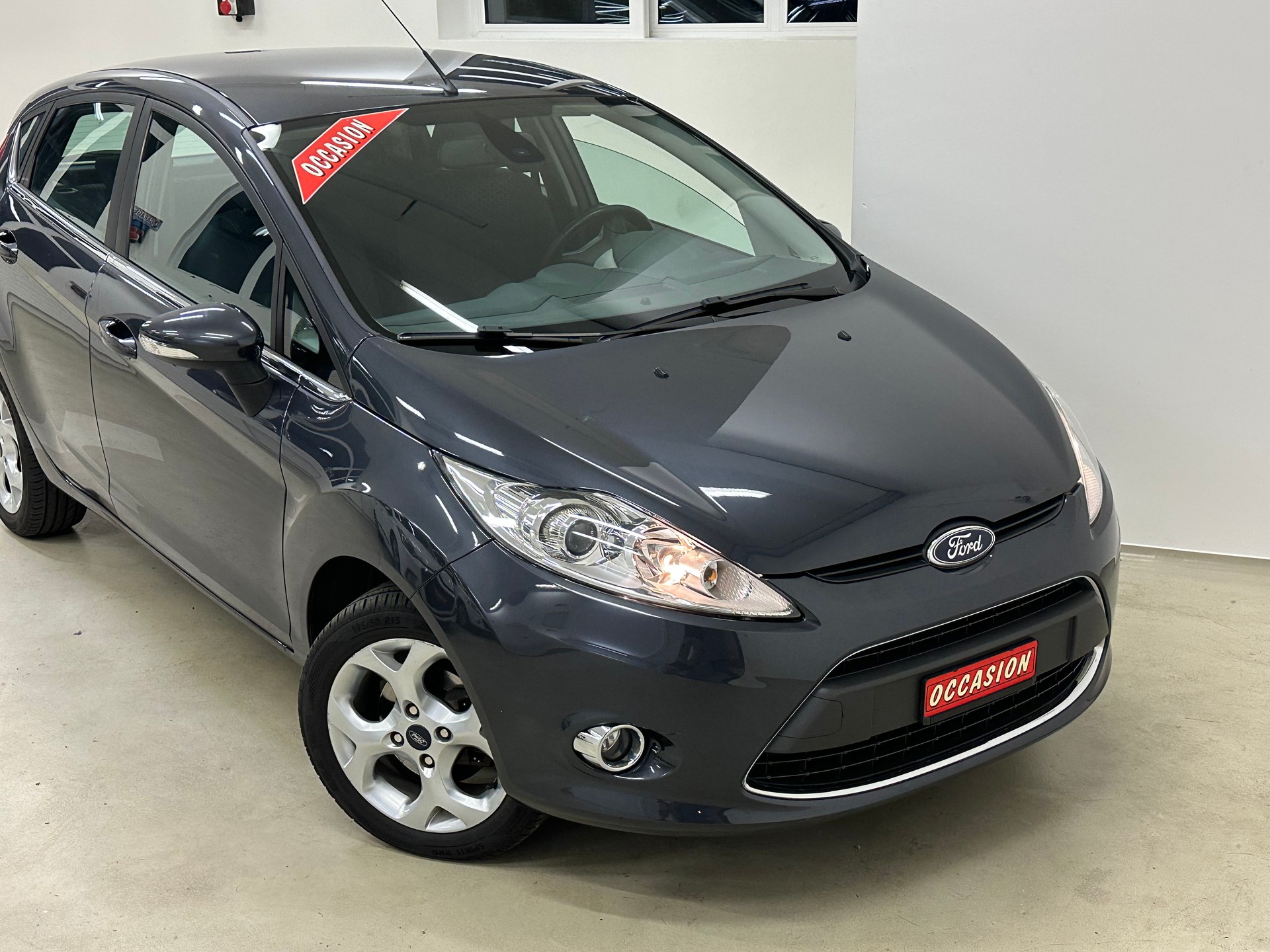 FORD Fiesta 1.4 16V Titanium-image-23