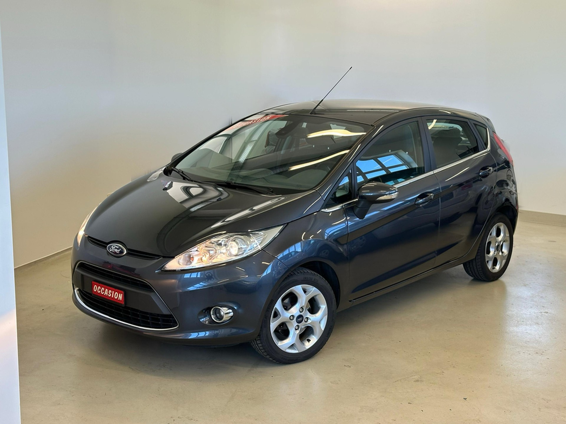 FORD Fiesta 1.4 16V Titanium-image-5