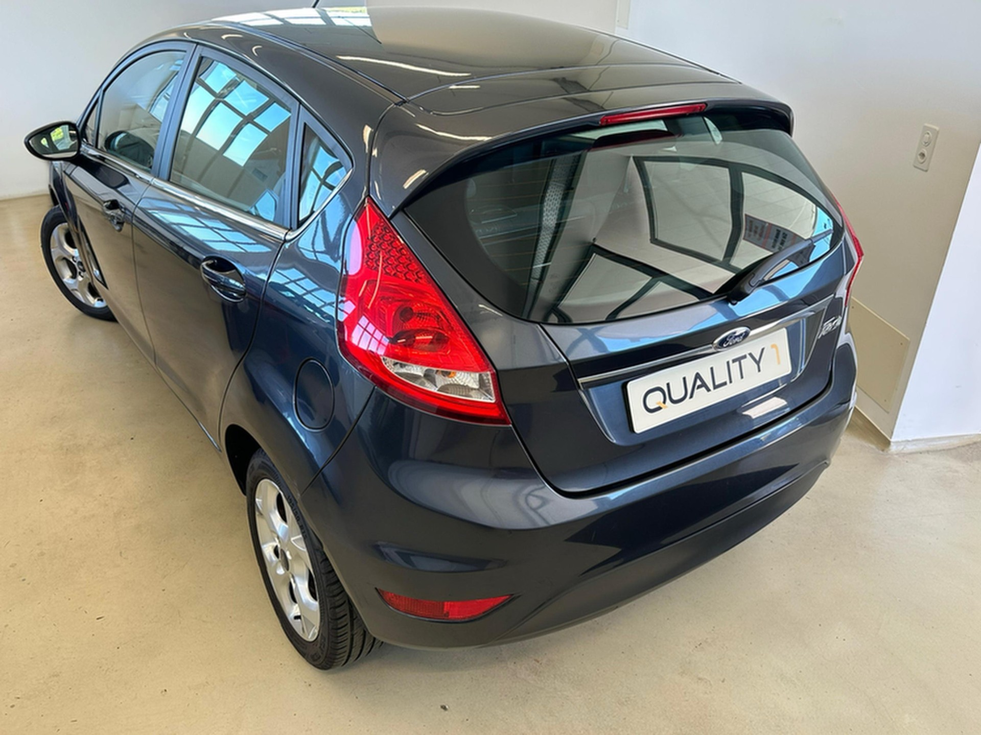 FORD Fiesta 1.4 16V Titanium-image-14